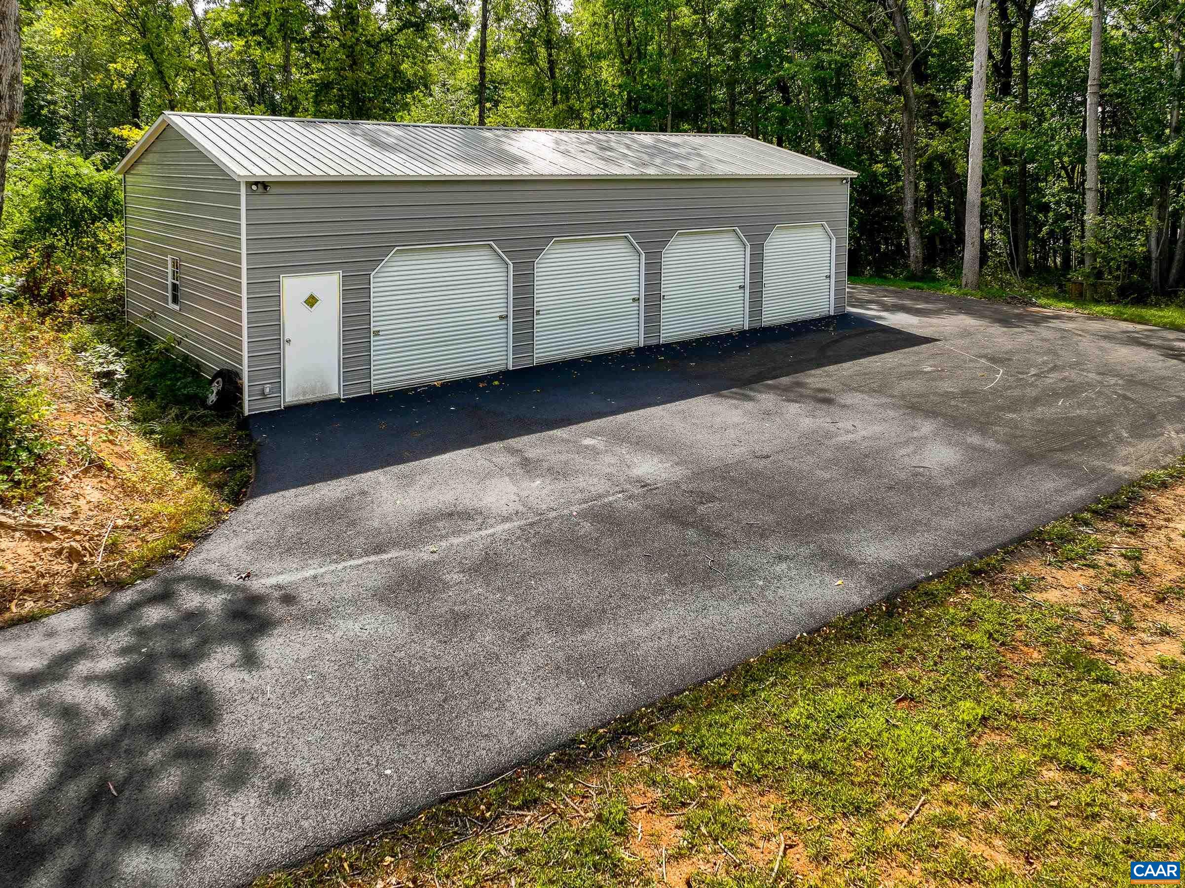 968 GREENWOOD RD