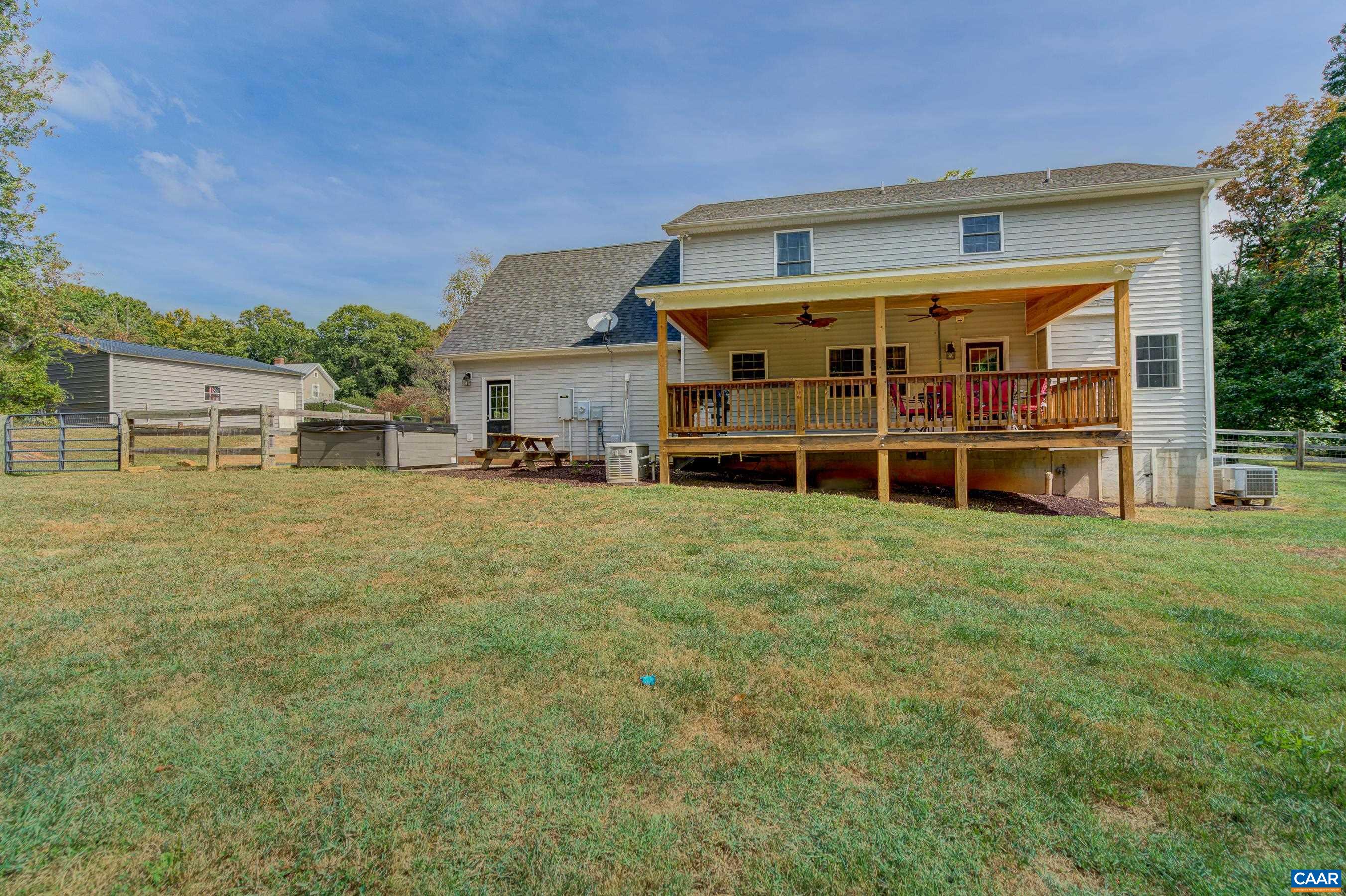 968 GREENWOOD RD
