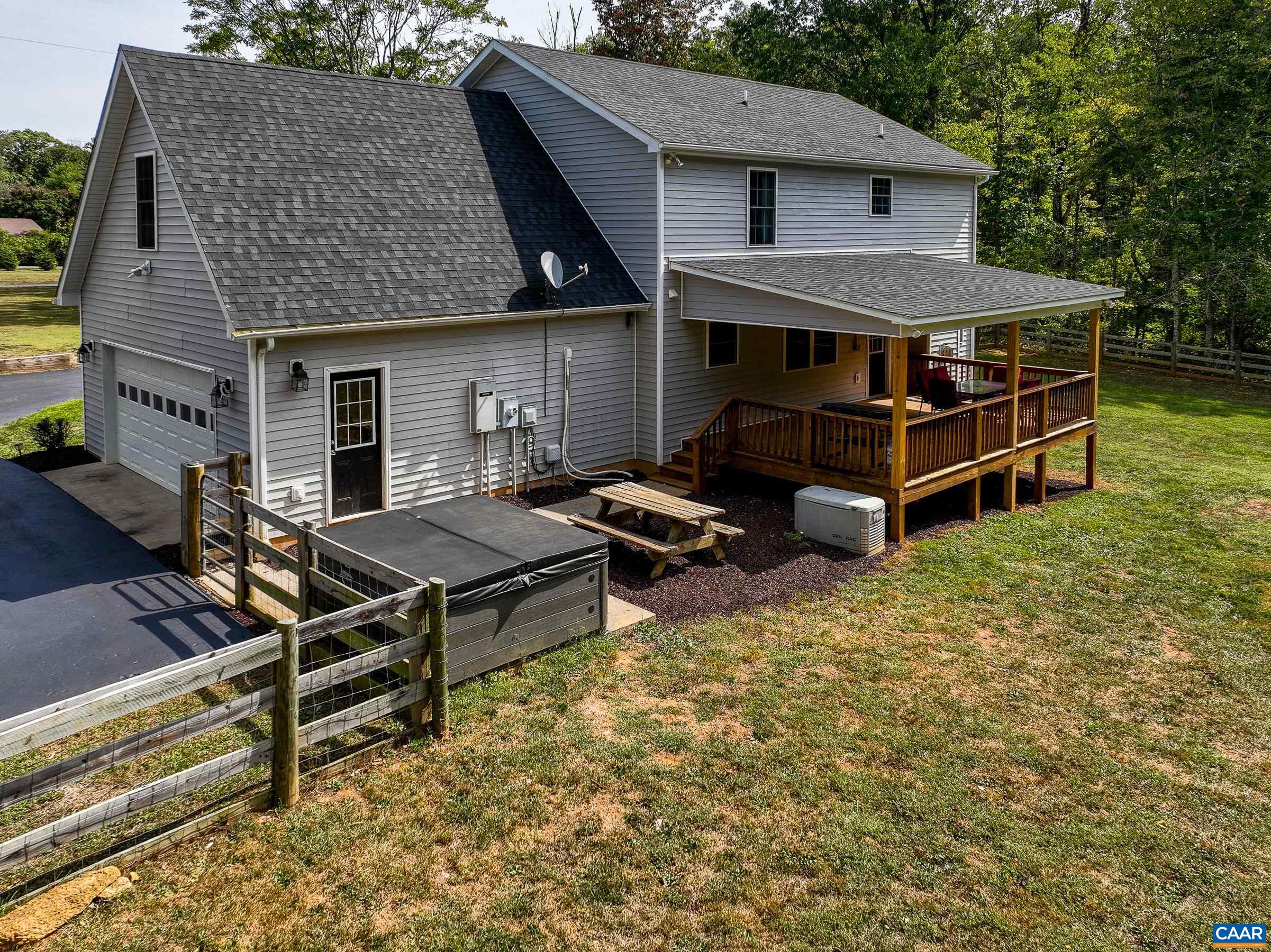 968 GREENWOOD RD