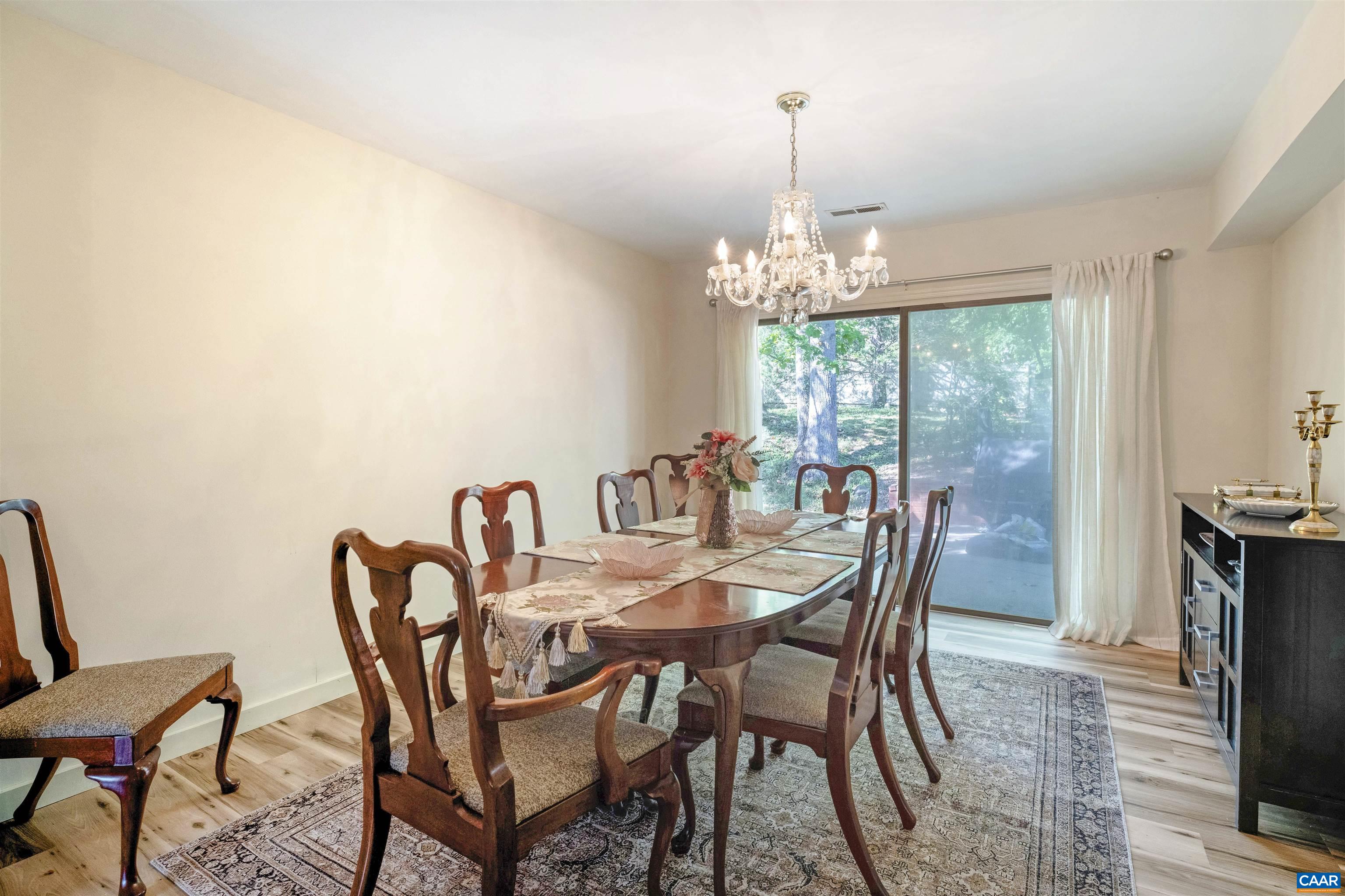 301 LAKE FOREST LN