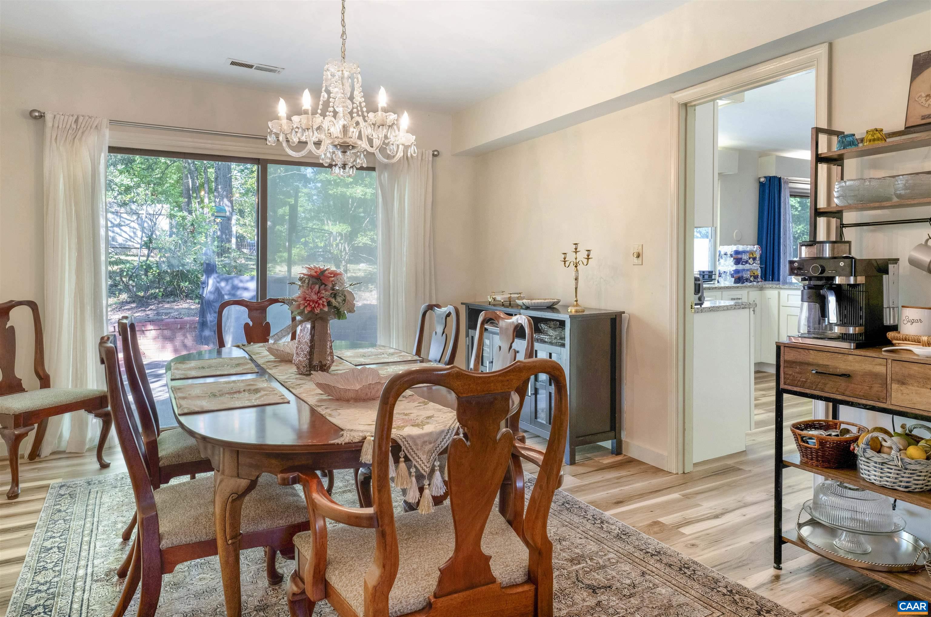 301 LAKE FOREST LN