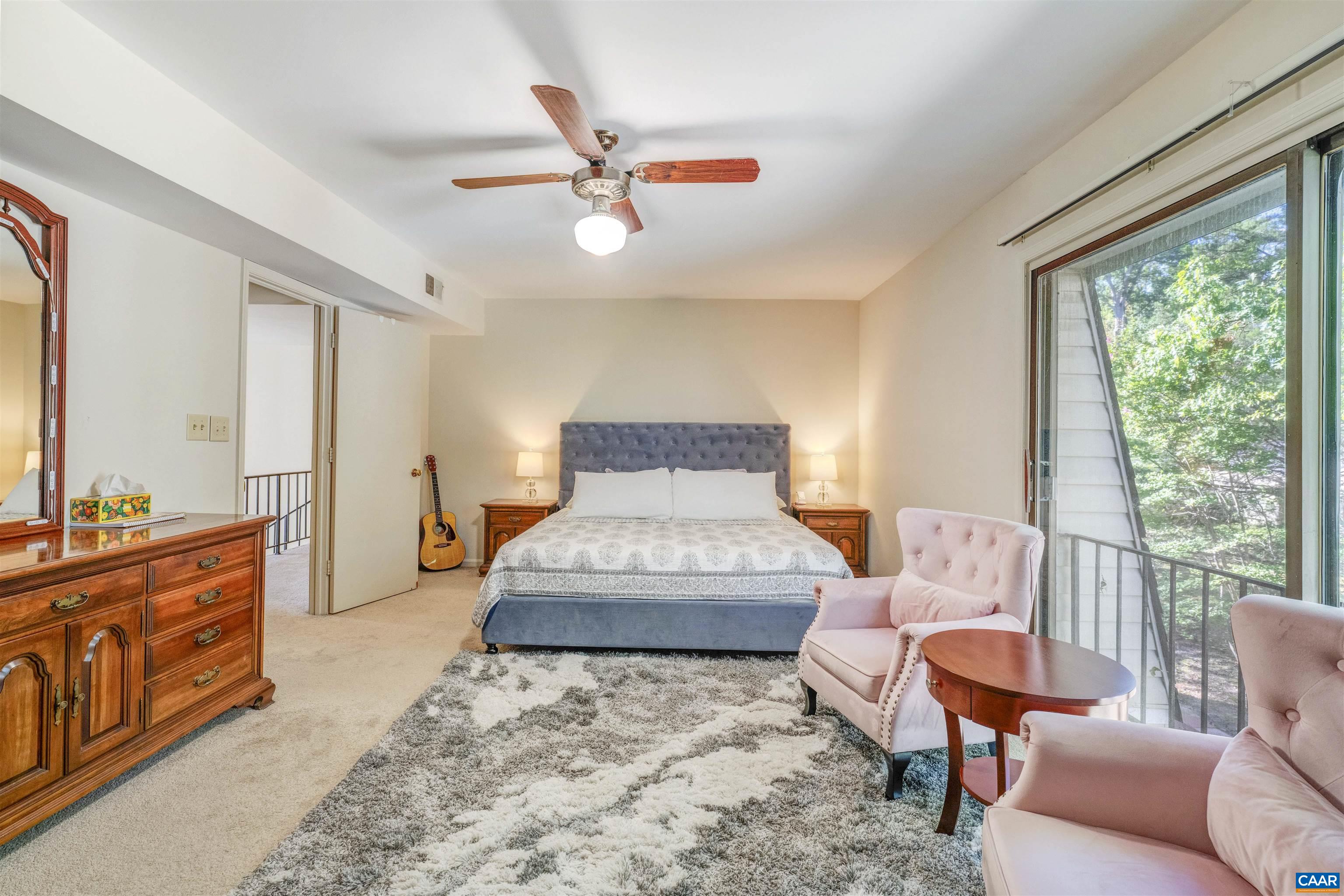 301 LAKE FOREST LN
