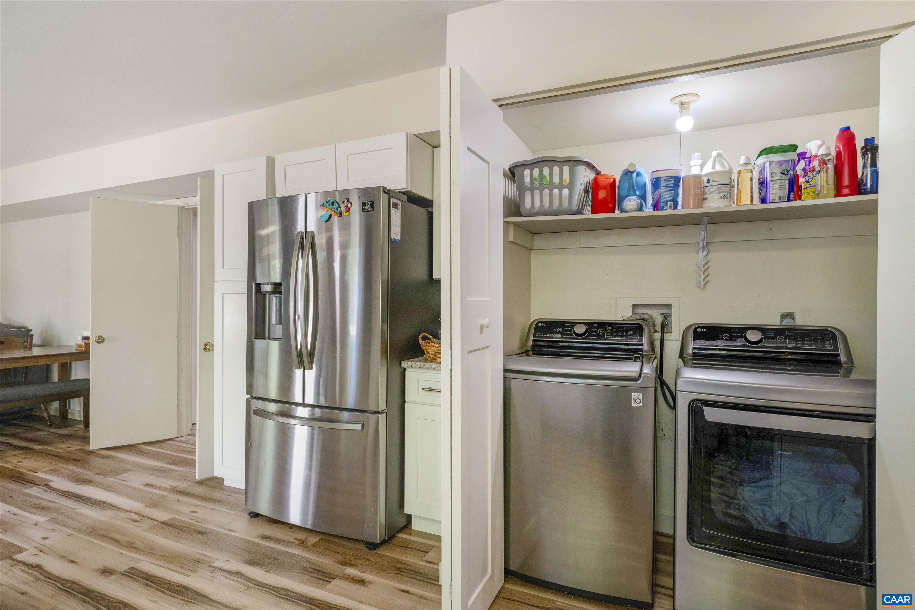301 LAKE FOREST LN