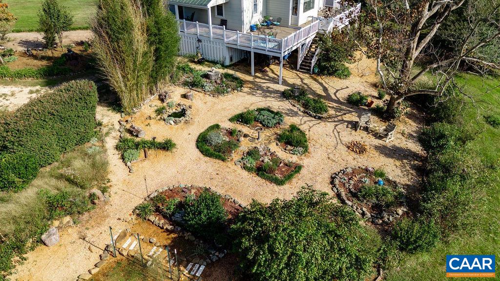 571 MOUNTAIN RD