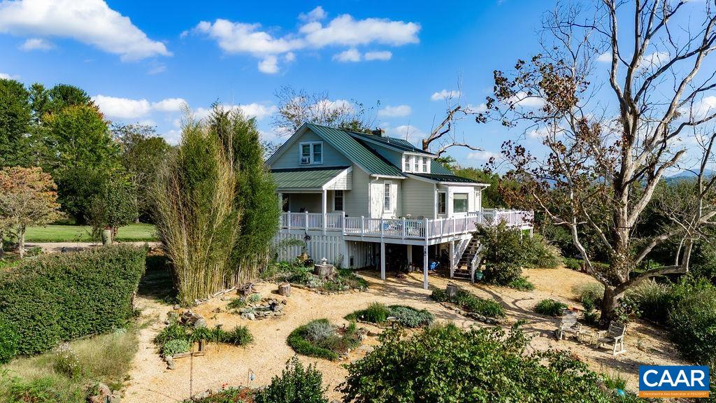 571 MOUNTAIN RD
