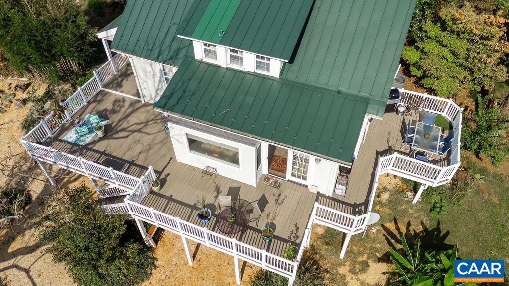 571 MOUNTAIN RD