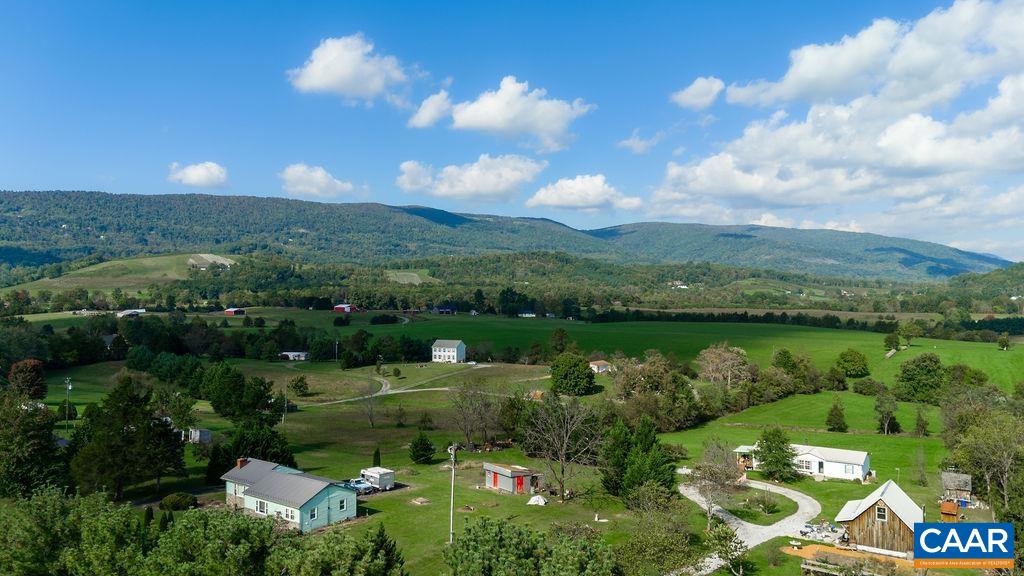 571 MOUNTAIN RD