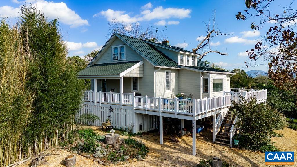 571 MOUNTAIN RD
