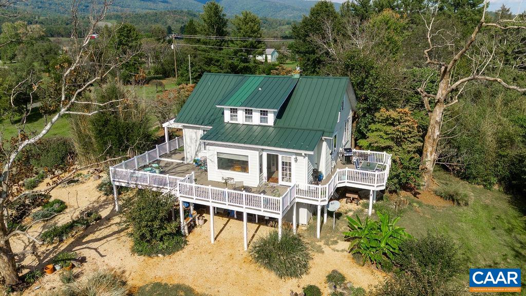 571 MOUNTAIN RD