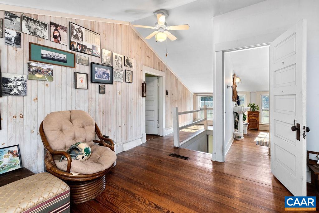 571 MOUNTAIN RD