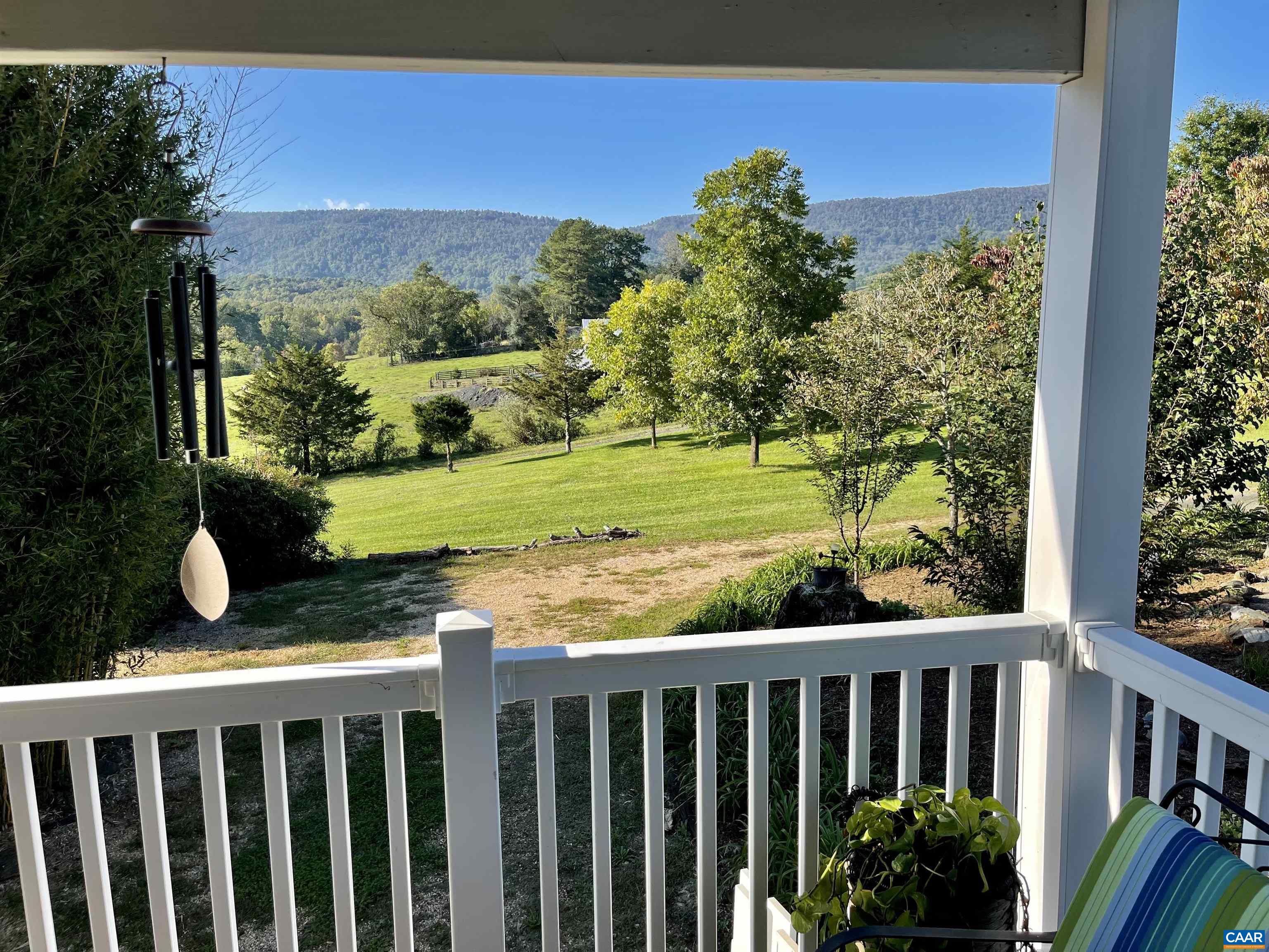 571 MOUNTAIN RD
