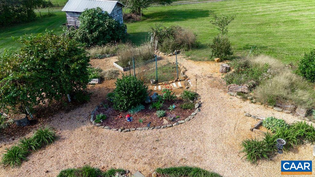 571 MOUNTAIN RD