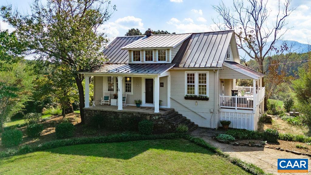 571 MOUNTAIN RD