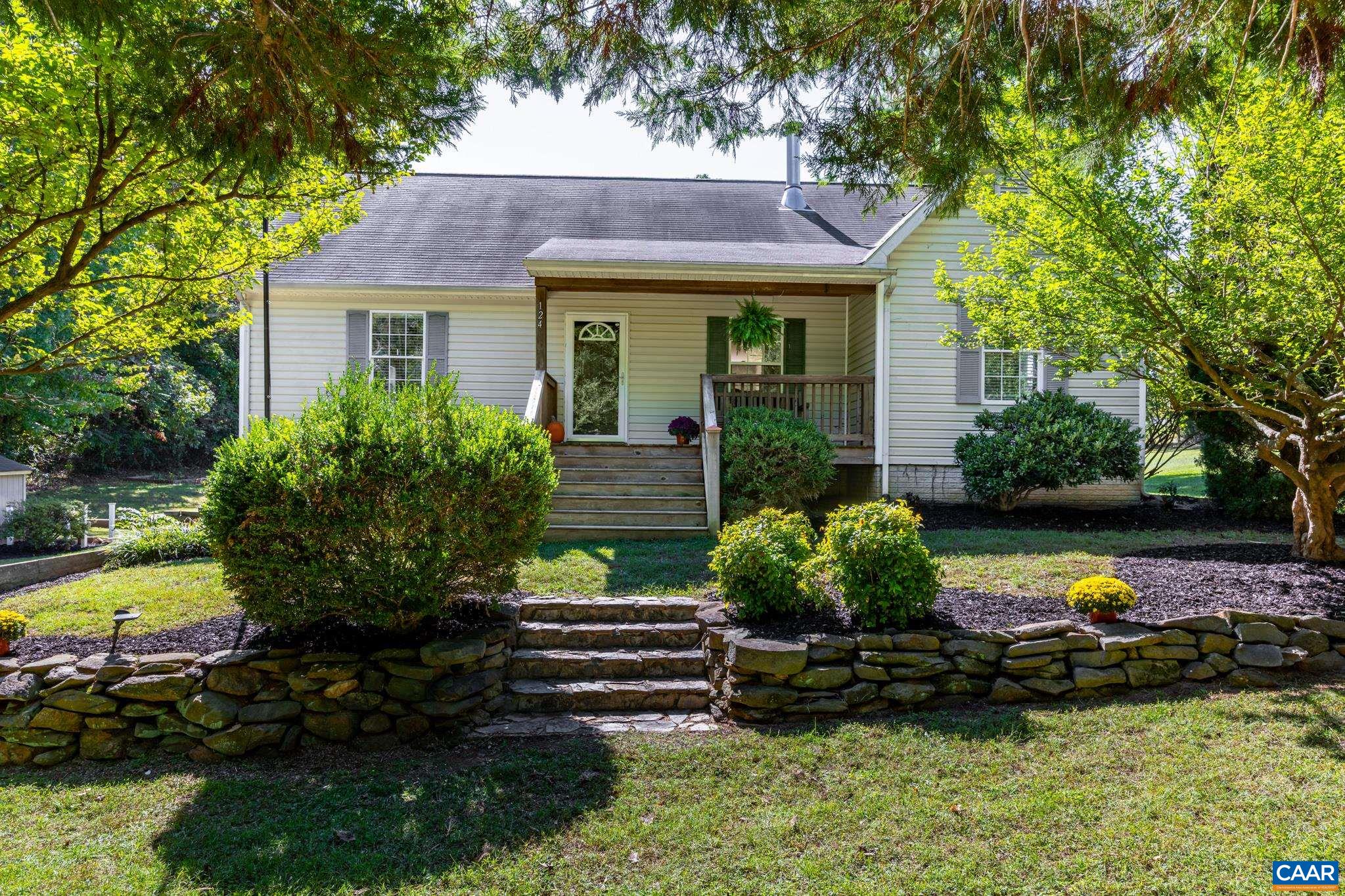 124 FOX RIDGE LN