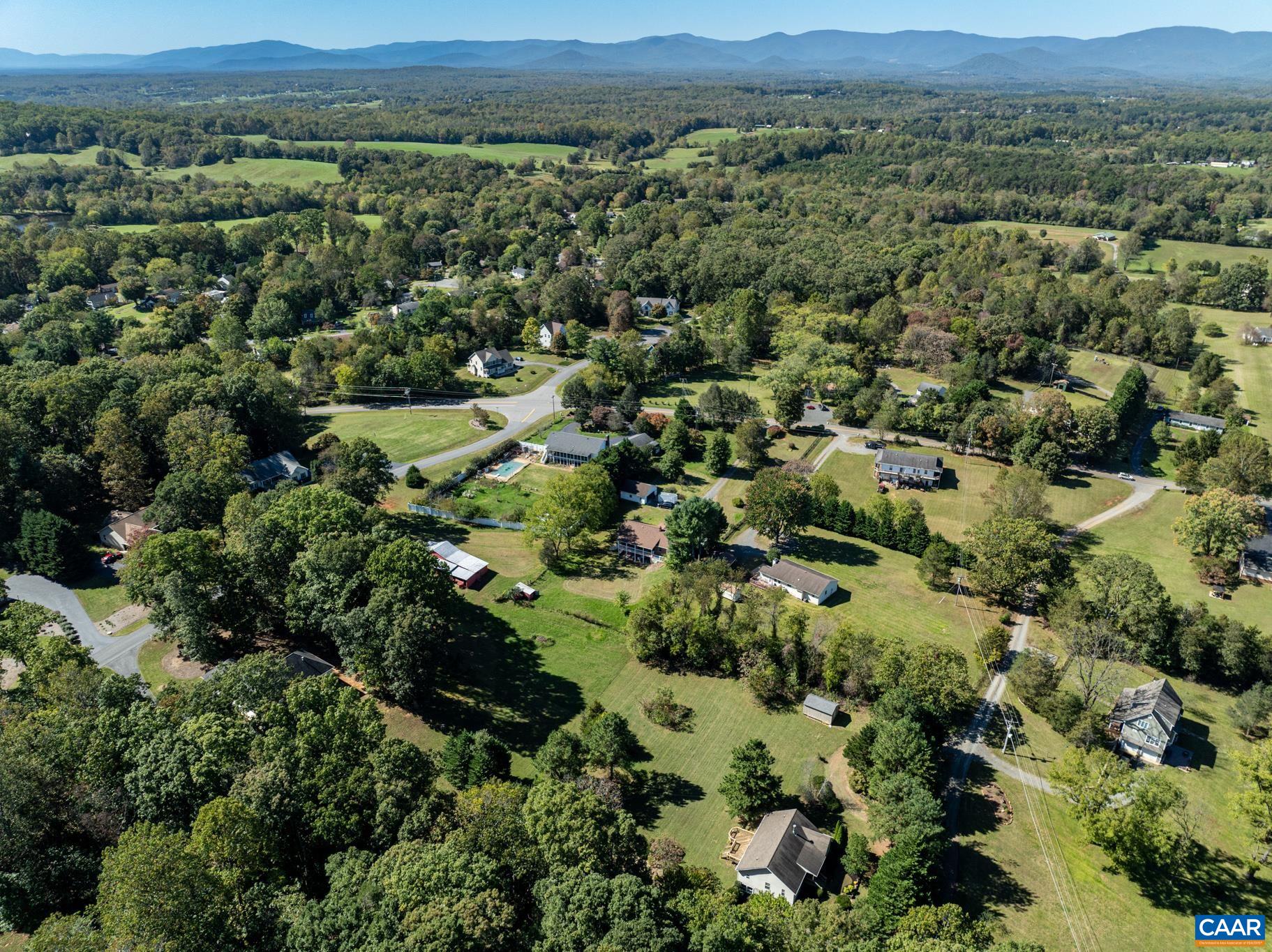 124 FOX RIDGE LN