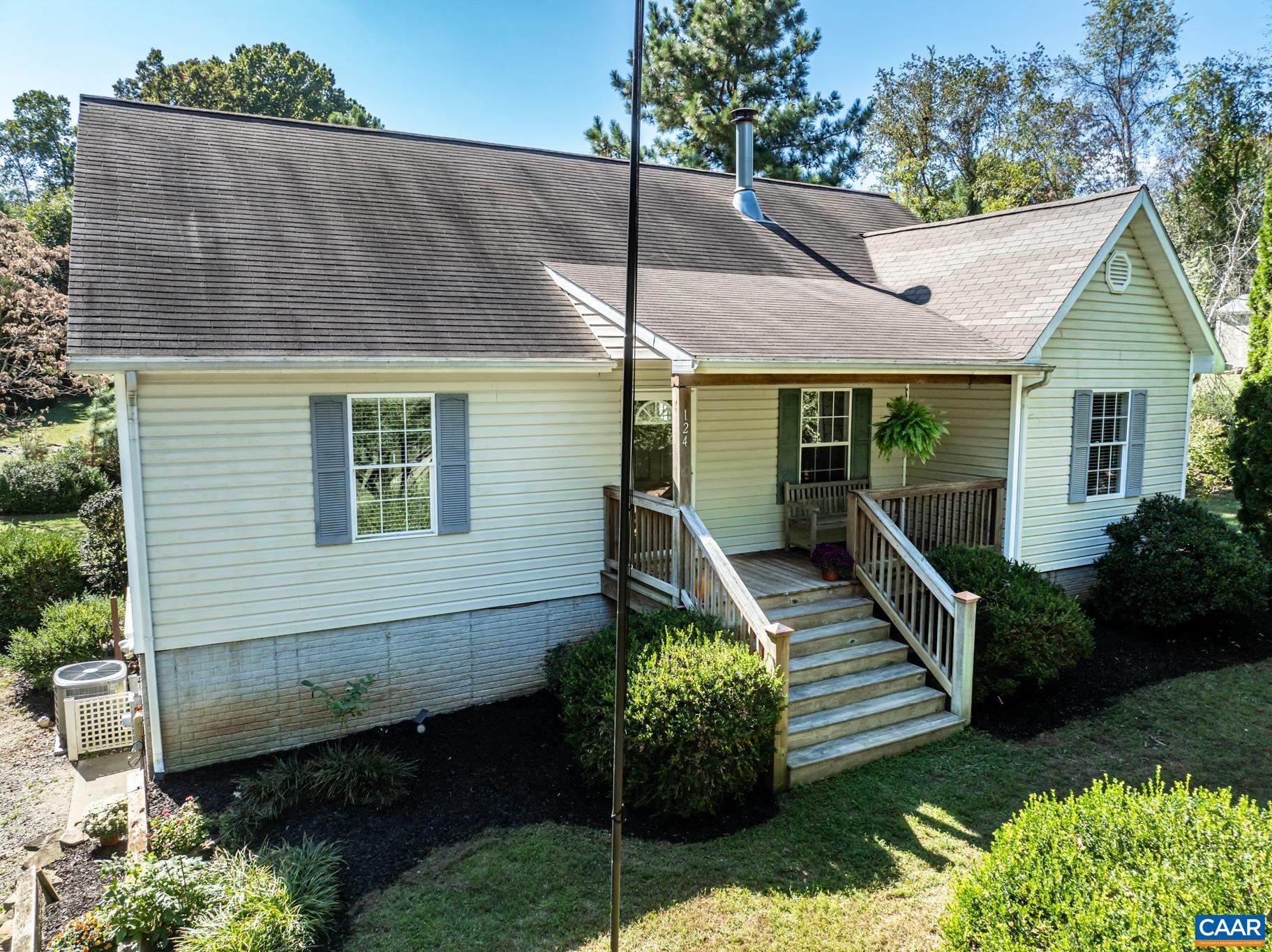 124 FOX RIDGE LN