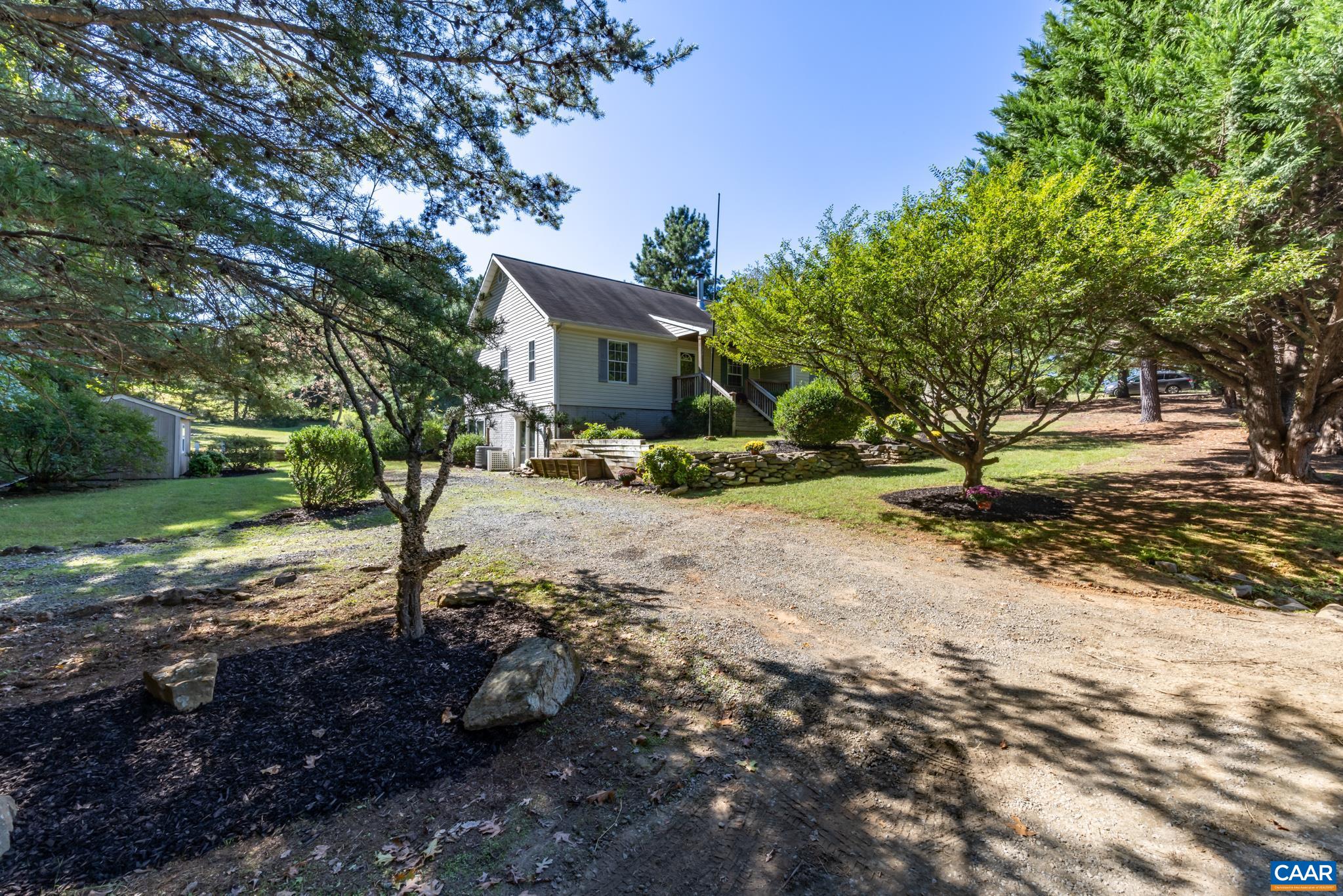 124 FOX RIDGE LN