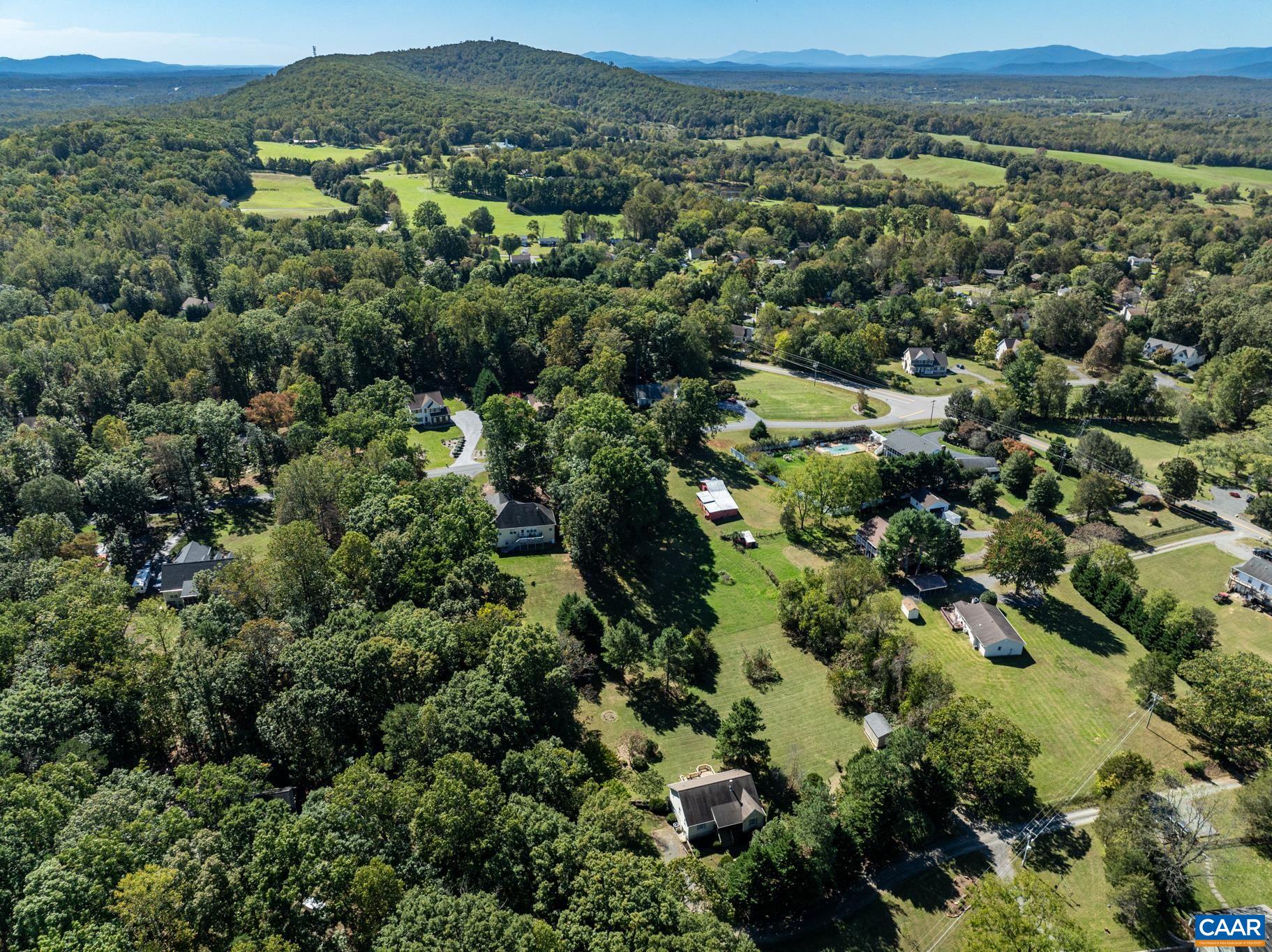 124 FOX RIDGE LN