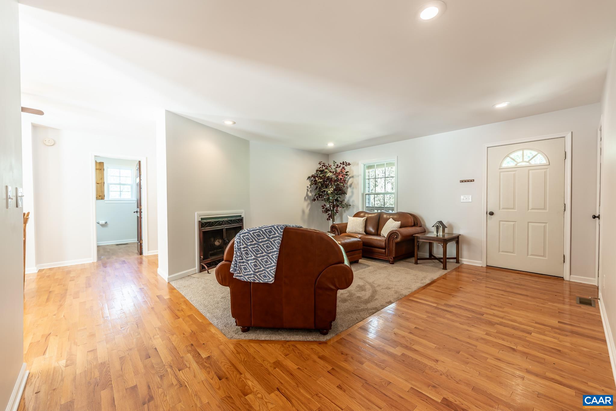 124 FOX RIDGE LN