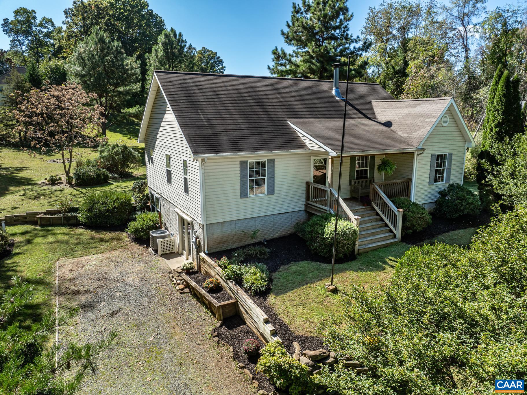 124 FOX RIDGE LN