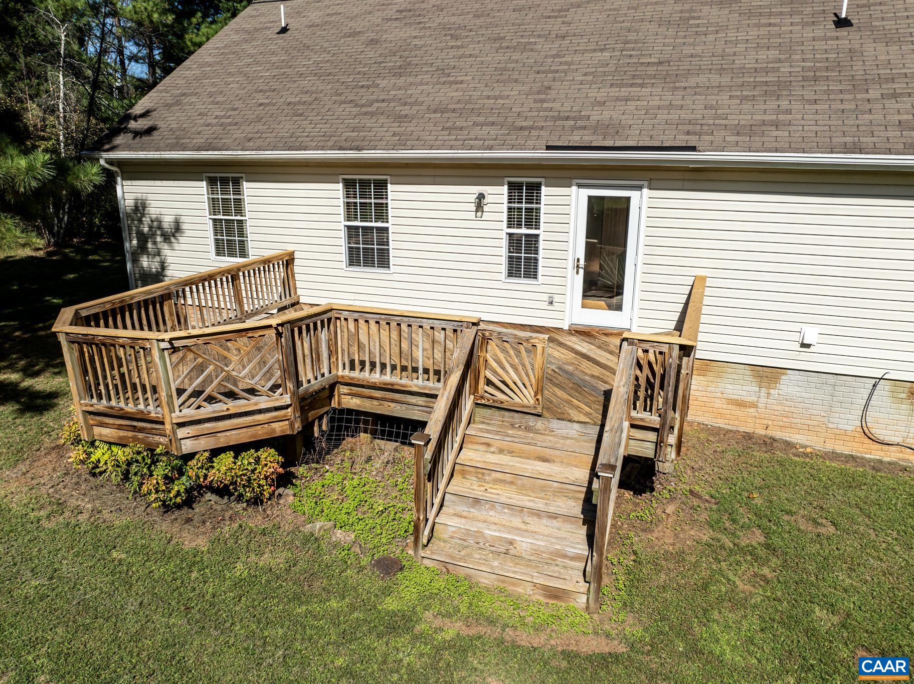 124 FOX RIDGE LN