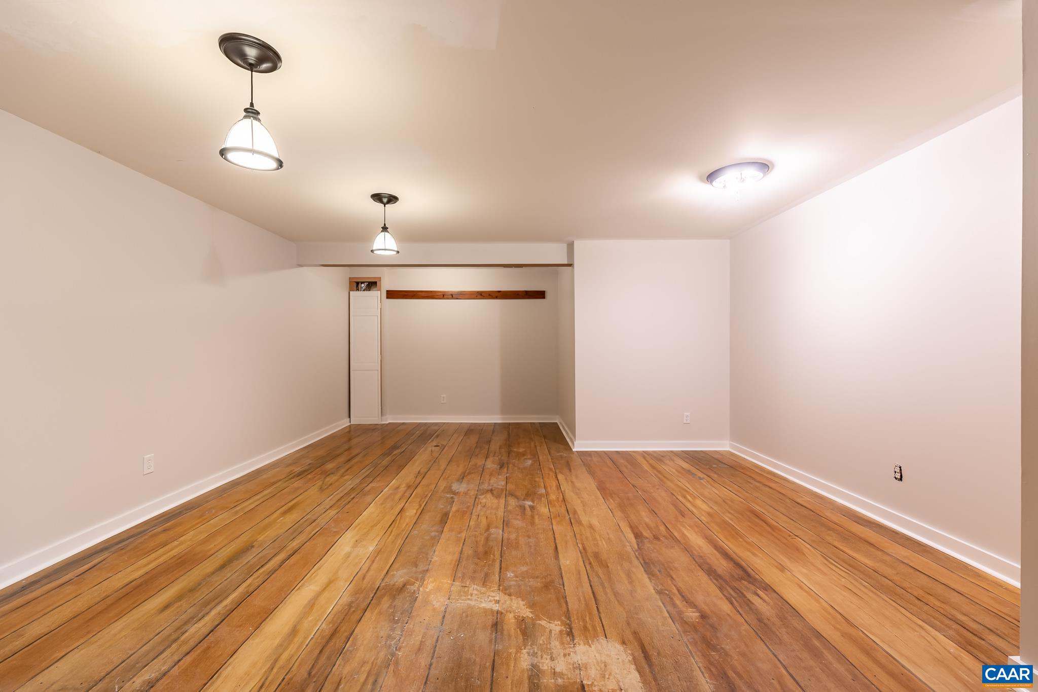 124 FOX RIDGE LN