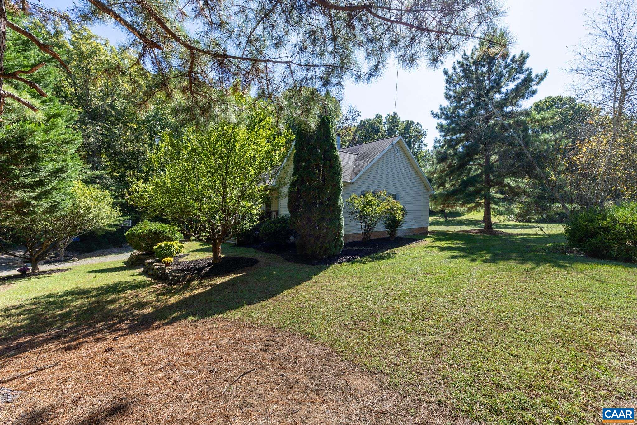 124 FOX RIDGE LN