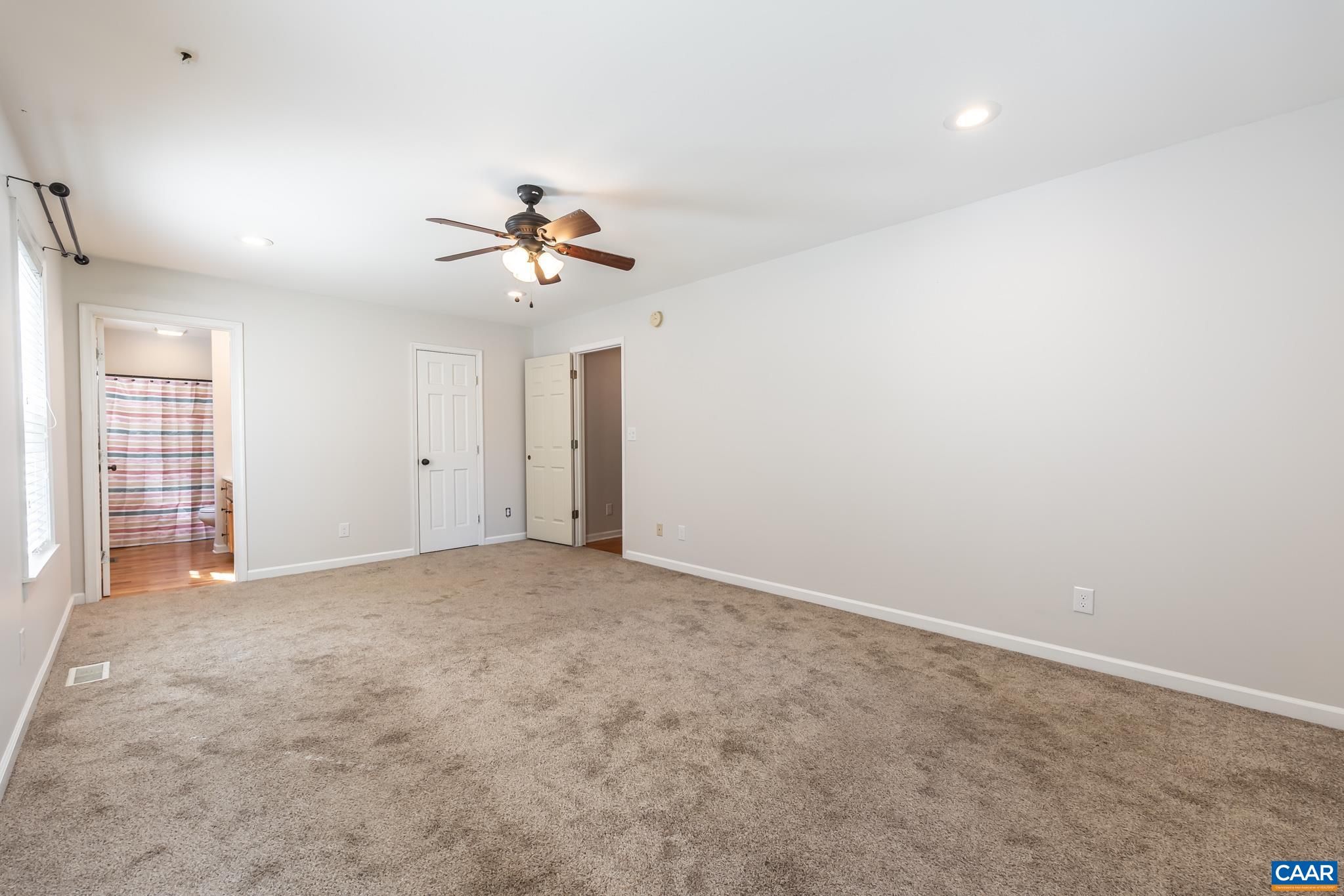 124 FOX RIDGE LN