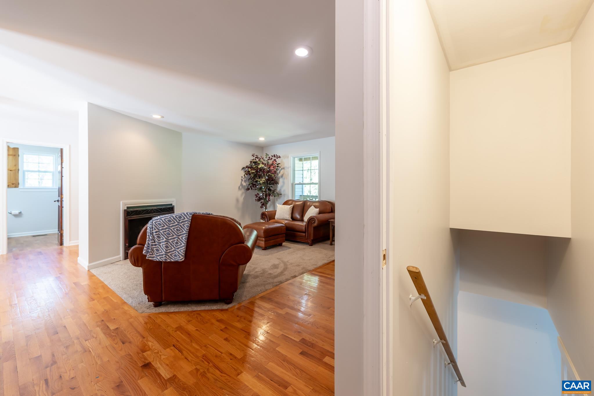 124 FOX RIDGE LN