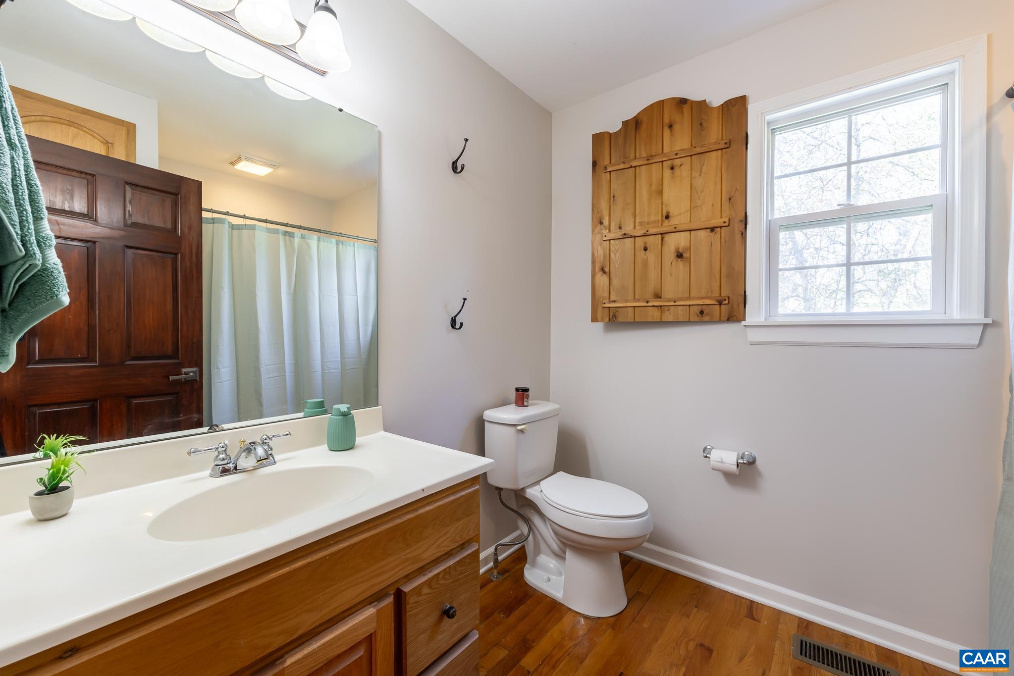 124 FOX RIDGE LN
