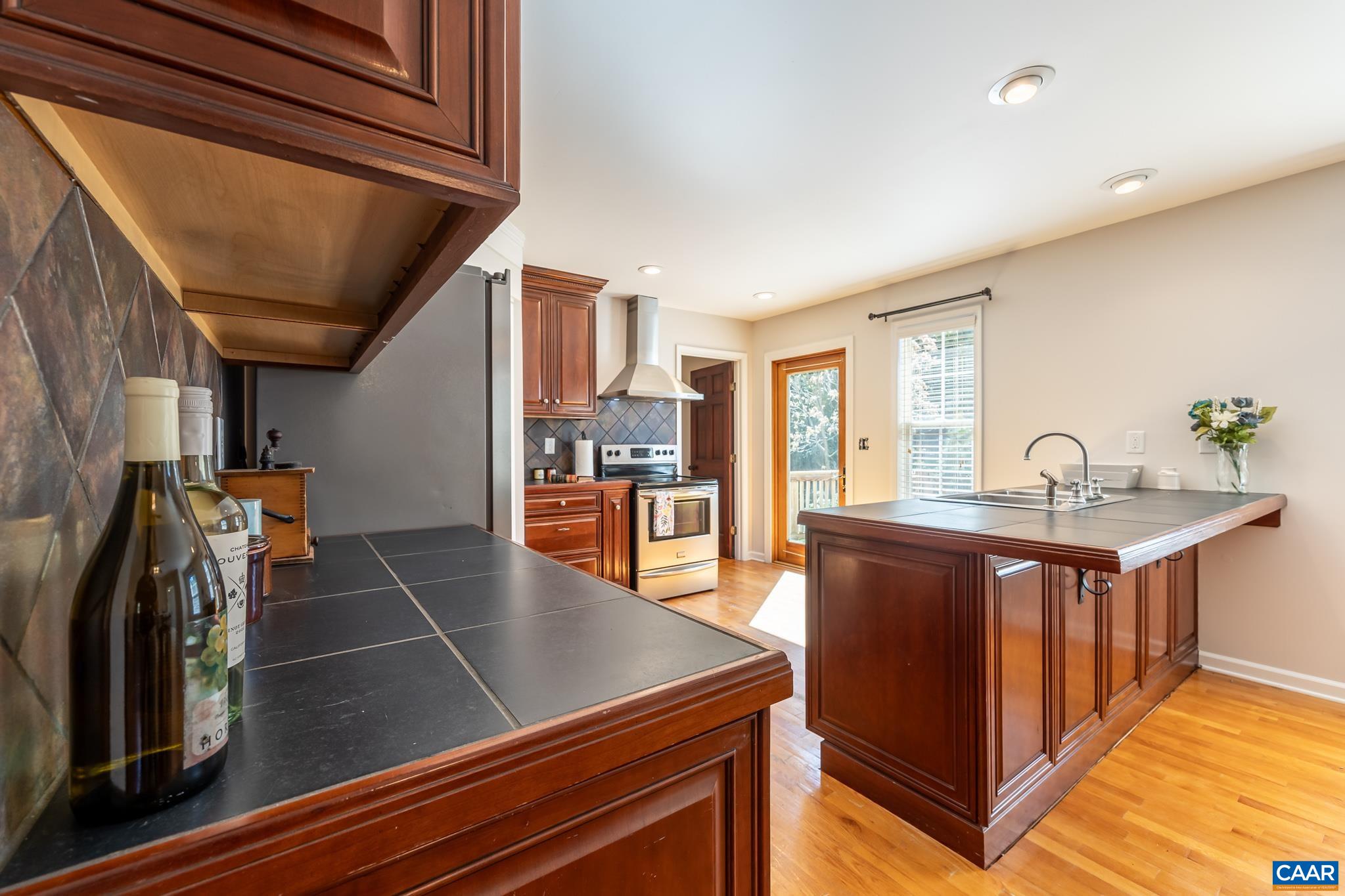 124 FOX RIDGE LN