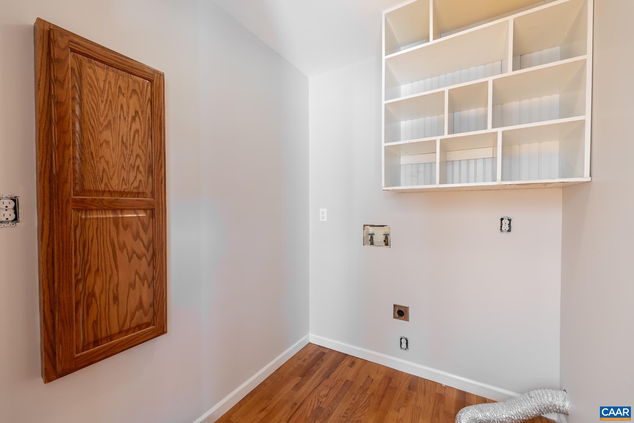 124 FOX RIDGE LN