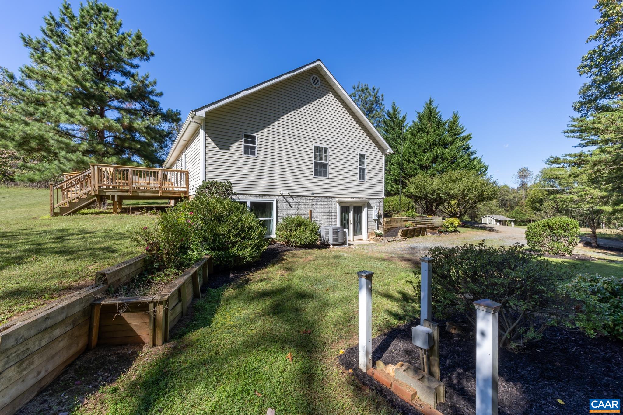 124 FOX RIDGE LN