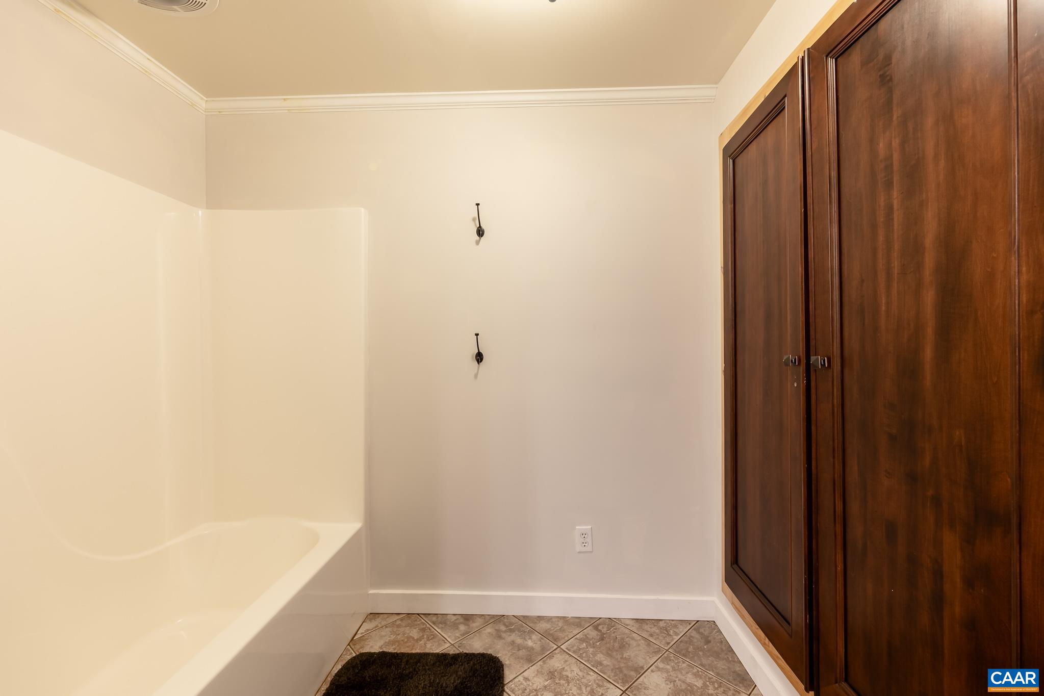 124 FOX RIDGE LN