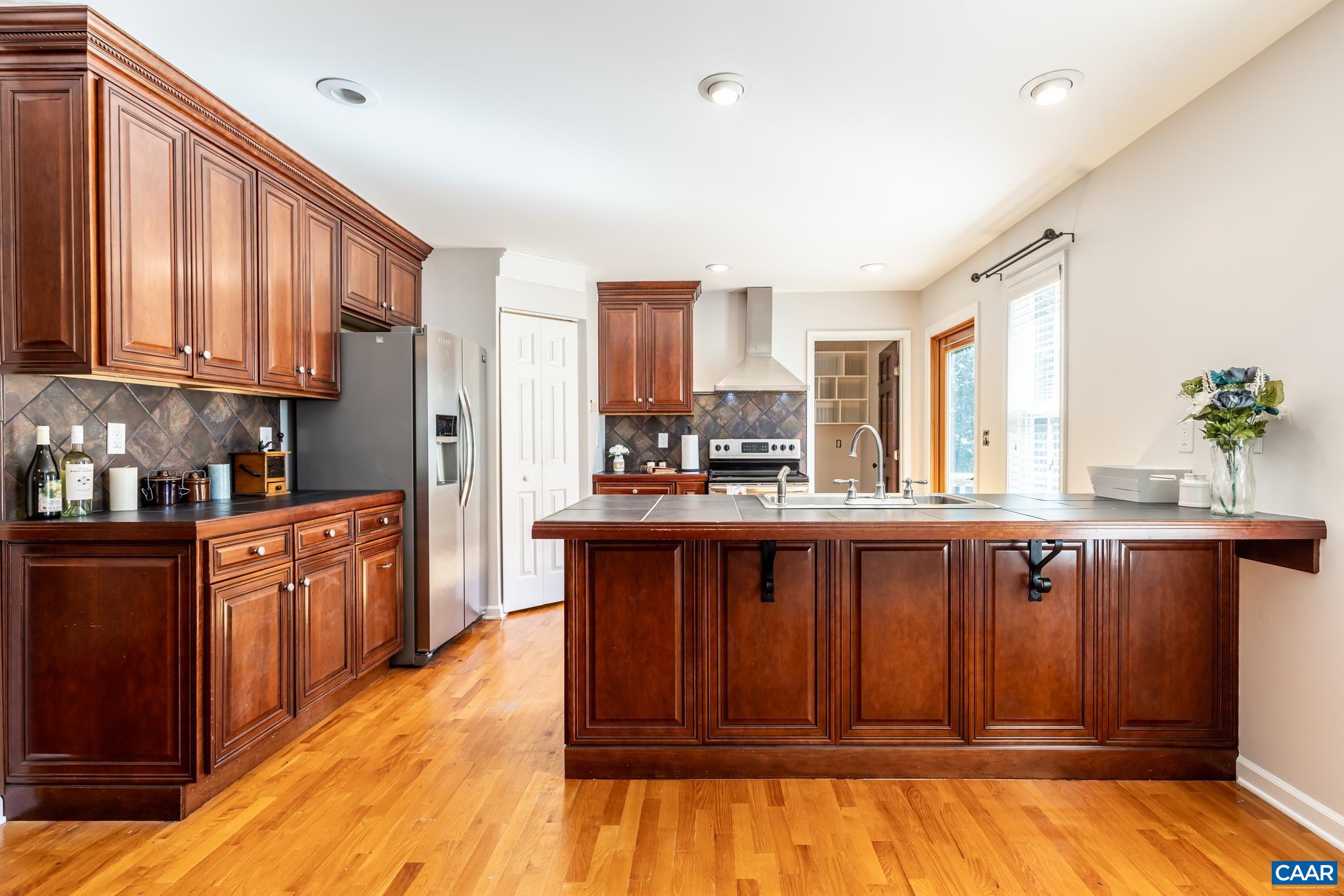 124 FOX RIDGE LN