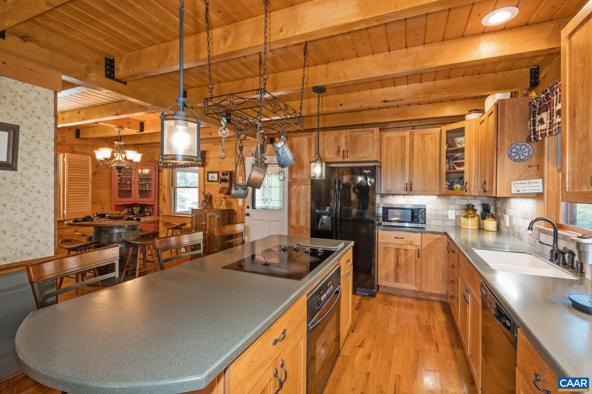 1133 HUNTERS LODGE RD