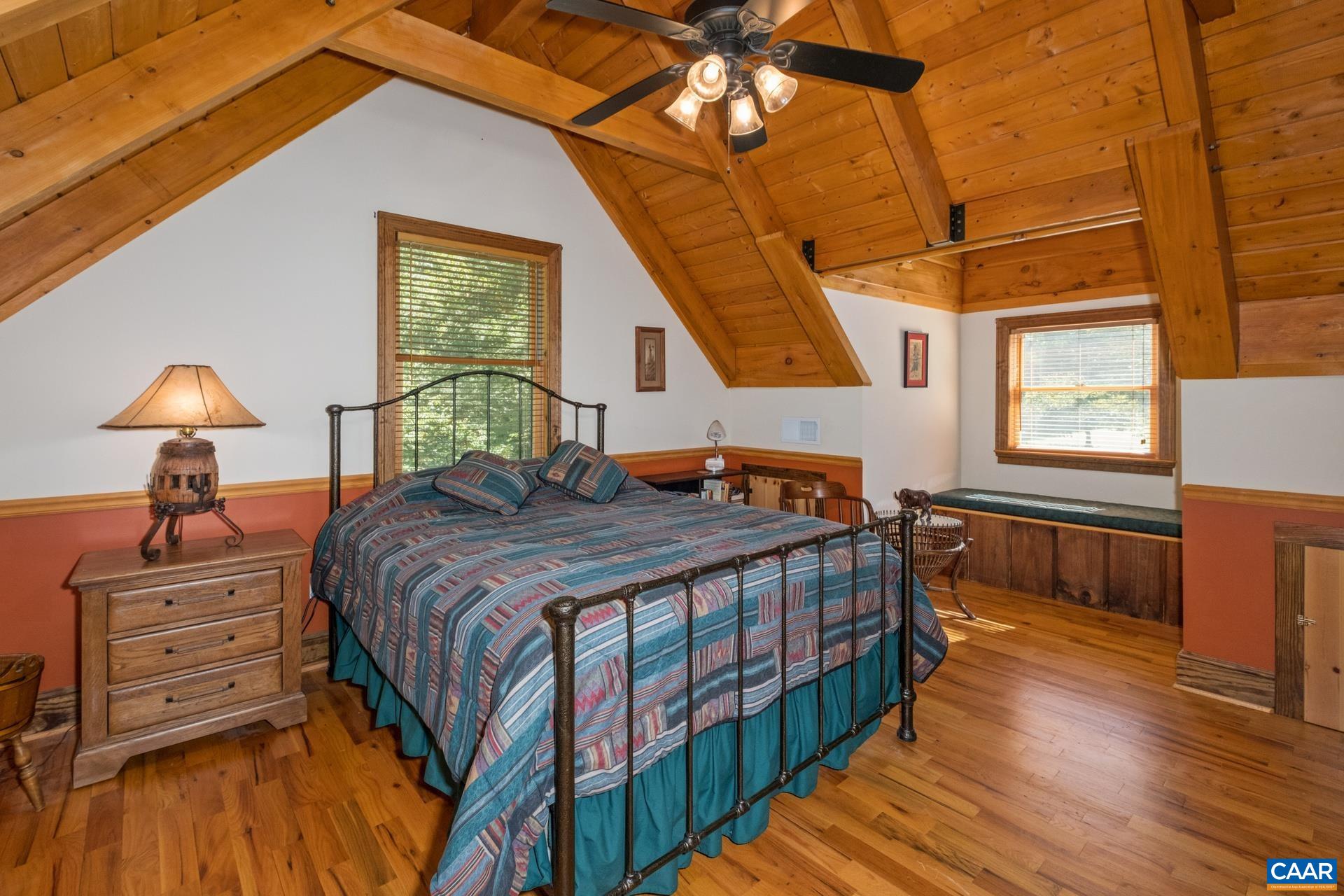 1133 HUNTERS LODGE RD