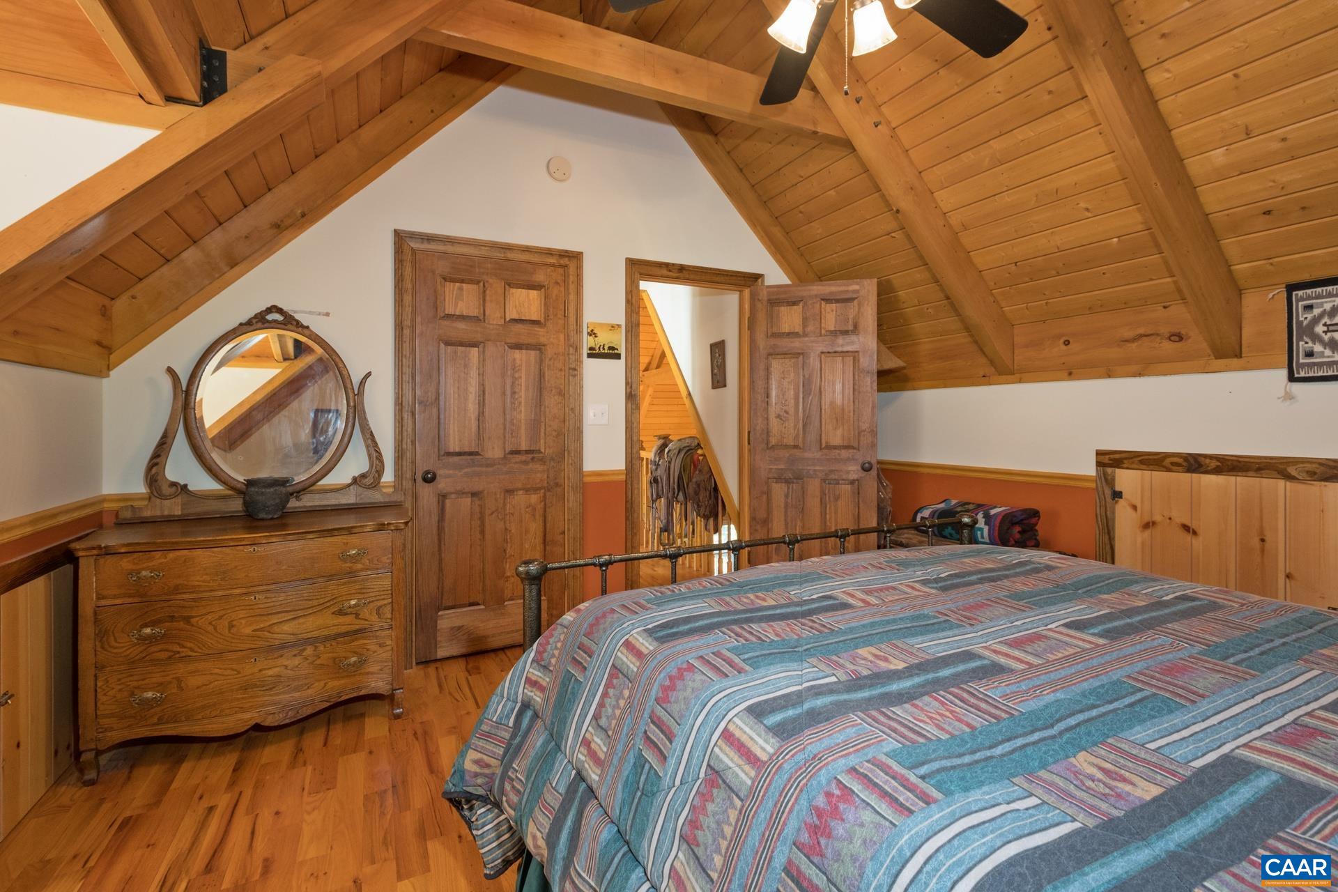 1133 HUNTERS LODGE RD