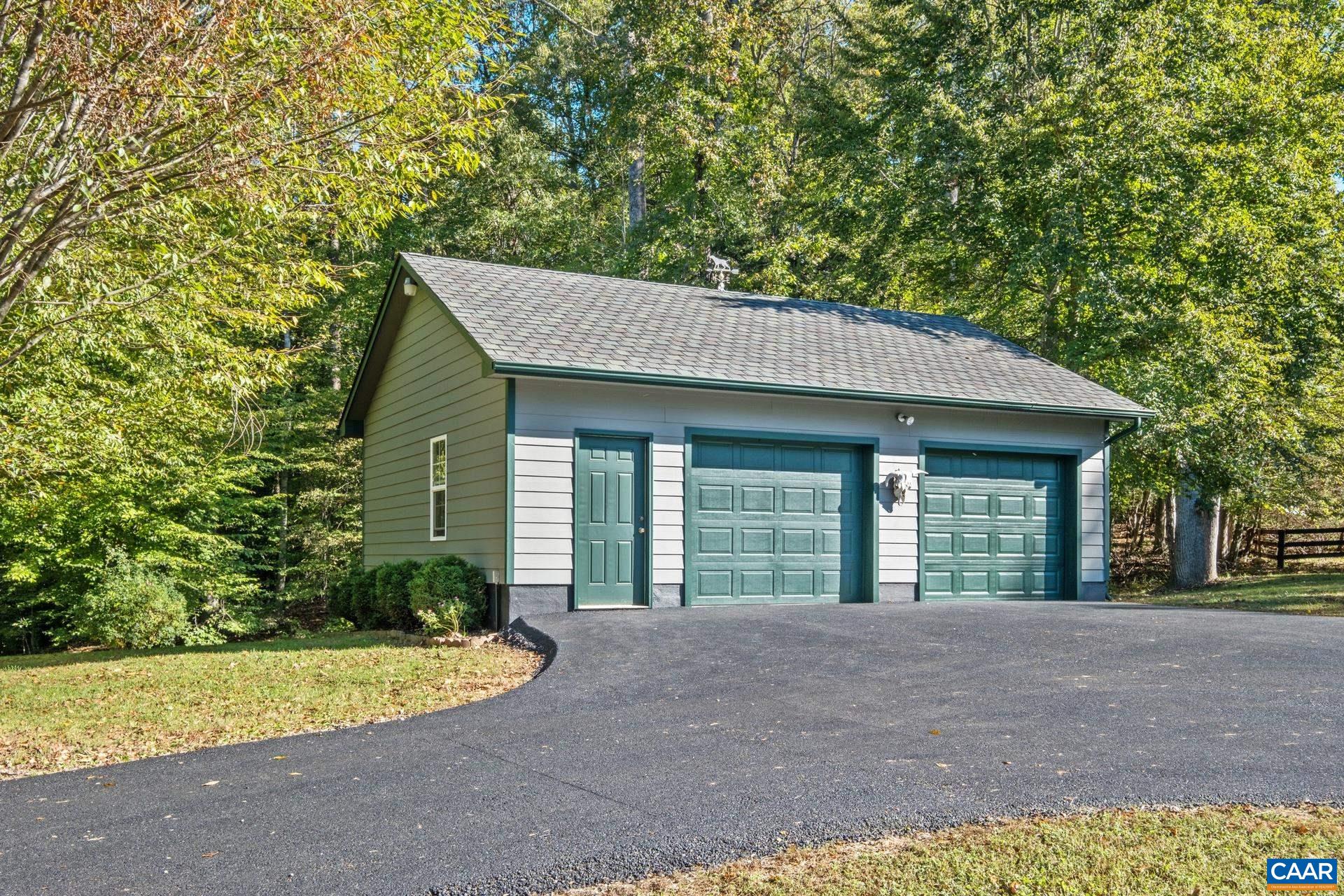 1133 HUNTERS LODGE RD