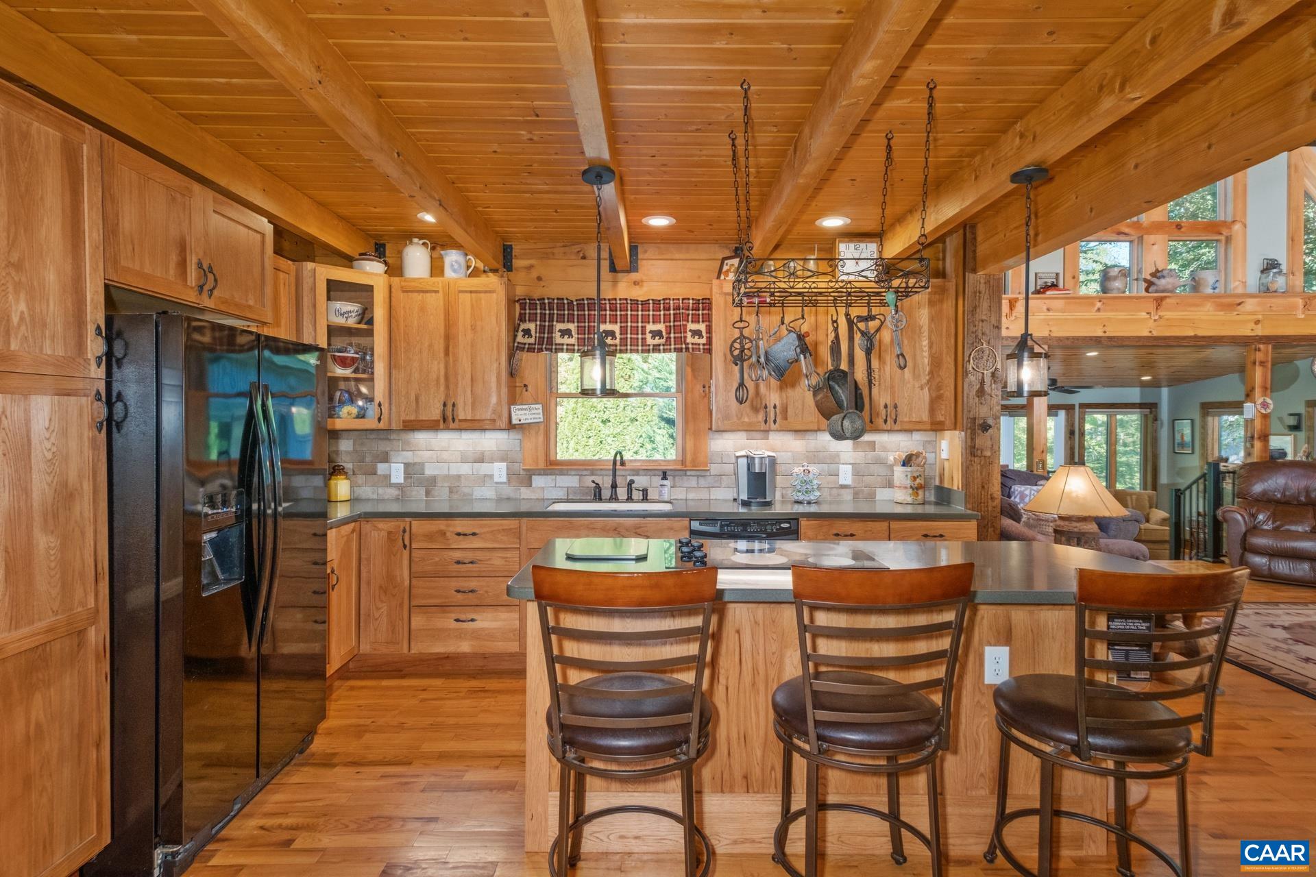 1133 HUNTERS LODGE RD