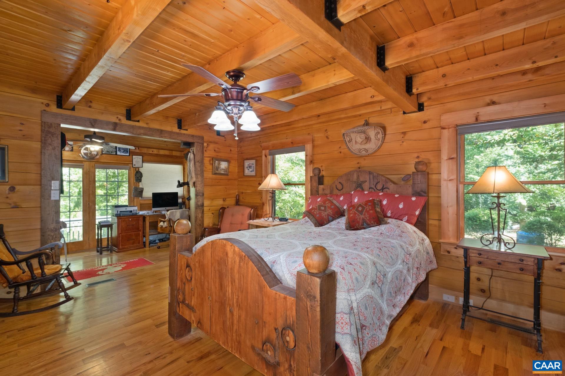 1133 HUNTERS LODGE RD