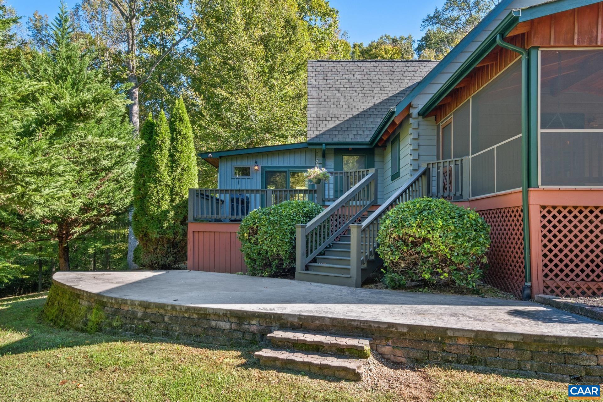1133 HUNTERS LODGE RD