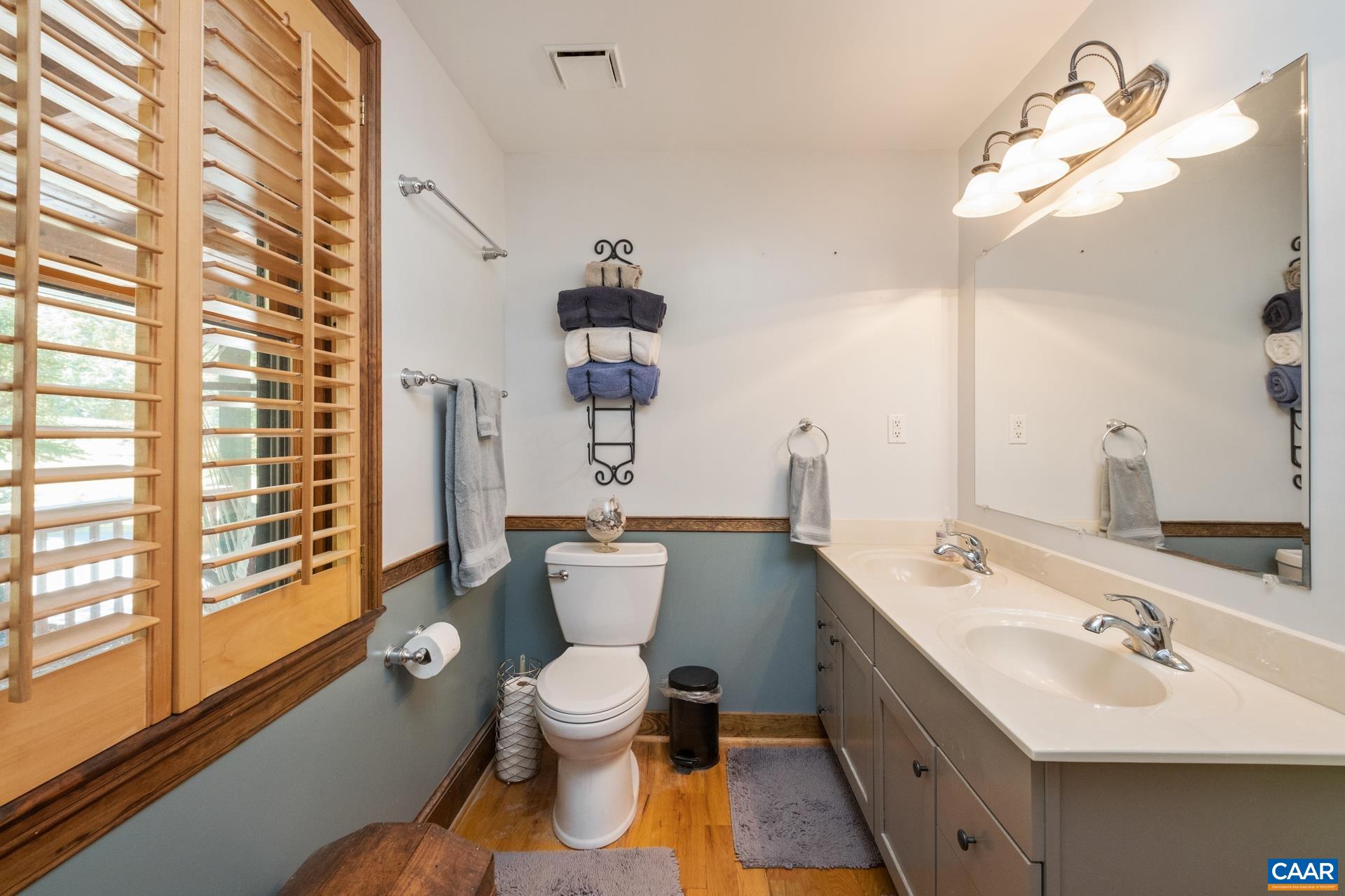 1133 HUNTERS LODGE RD