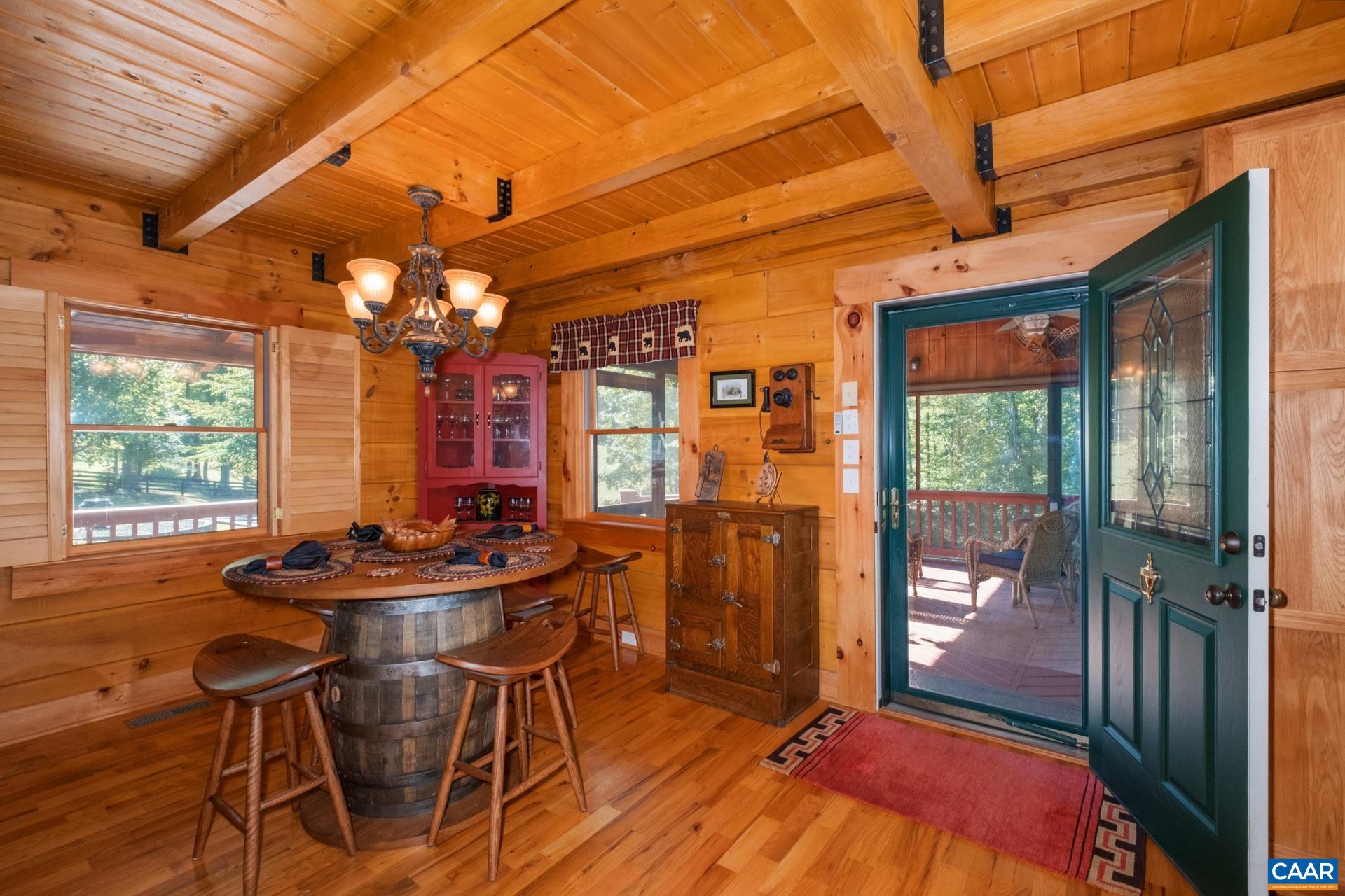 1133 HUNTERS LODGE RD