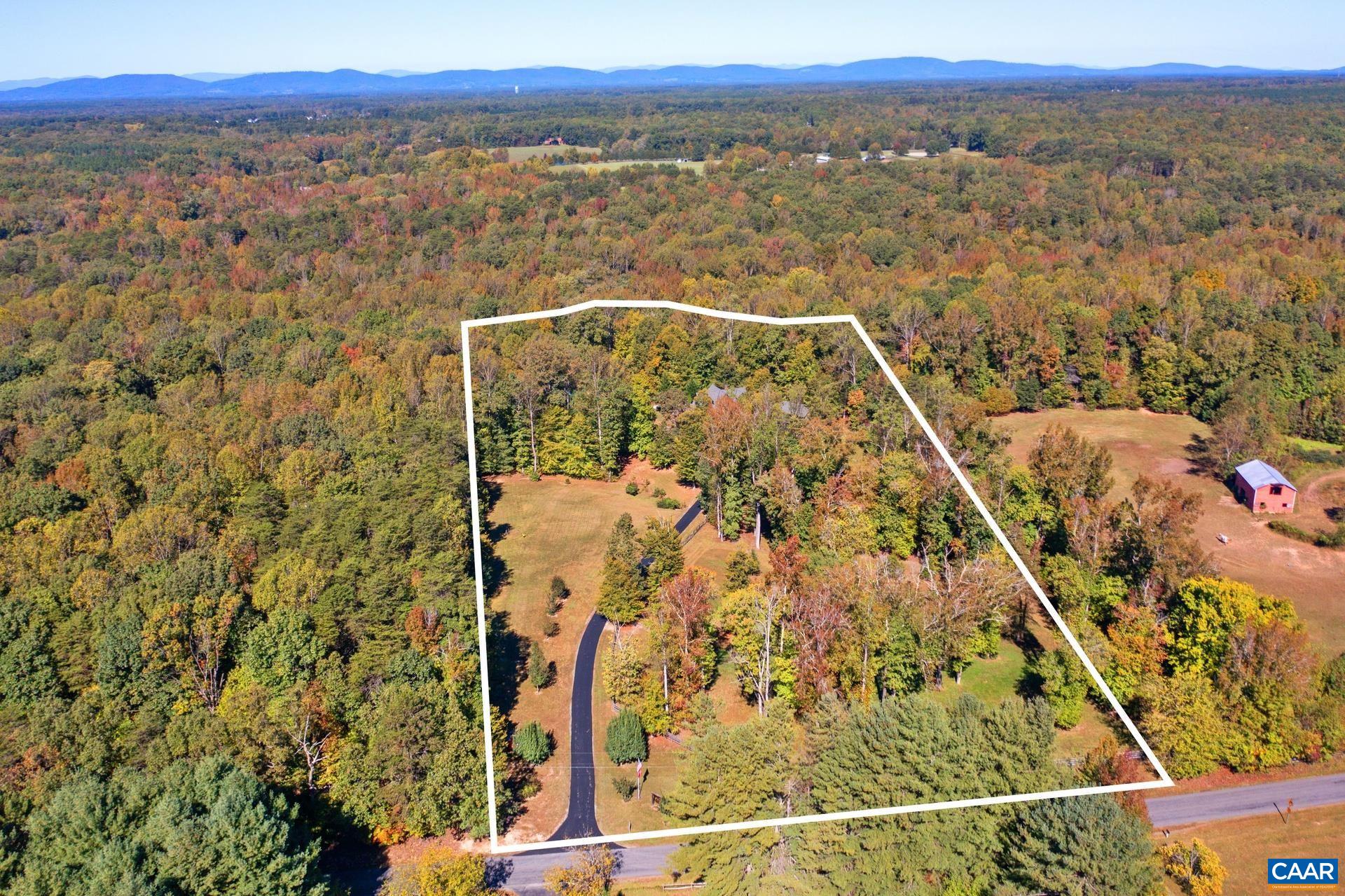 1133 HUNTERS LODGE RD