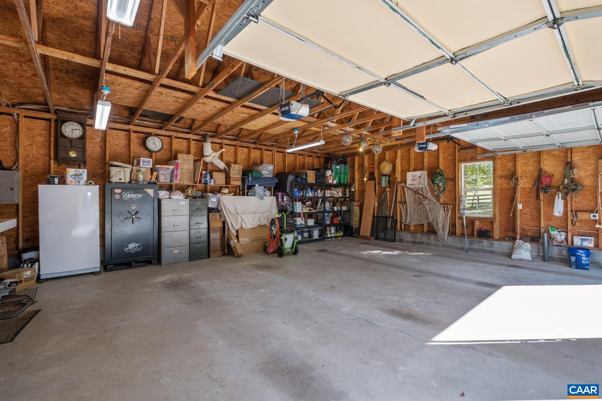 1133 HUNTERS LODGE RD