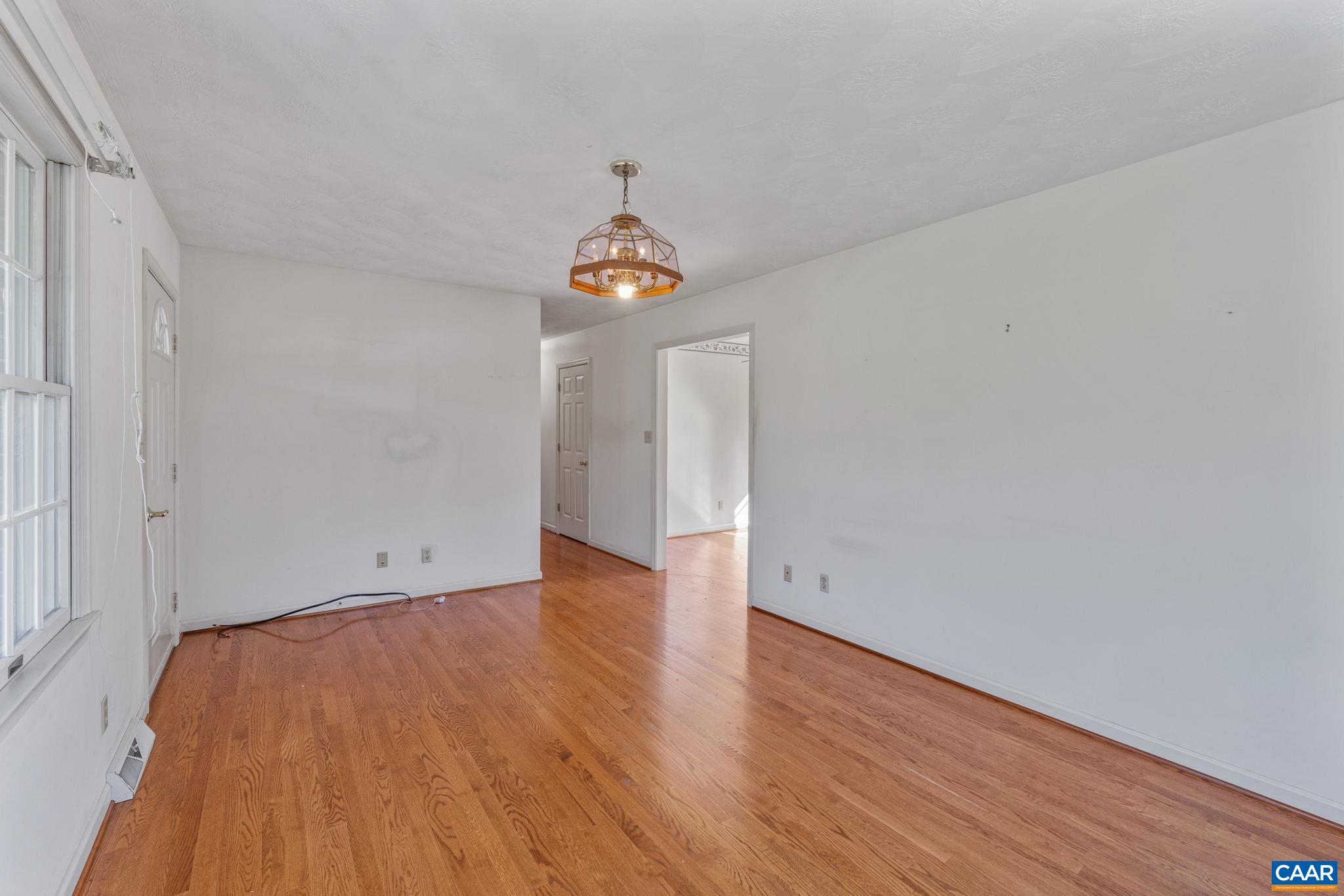 344 LEXINGTON WAY