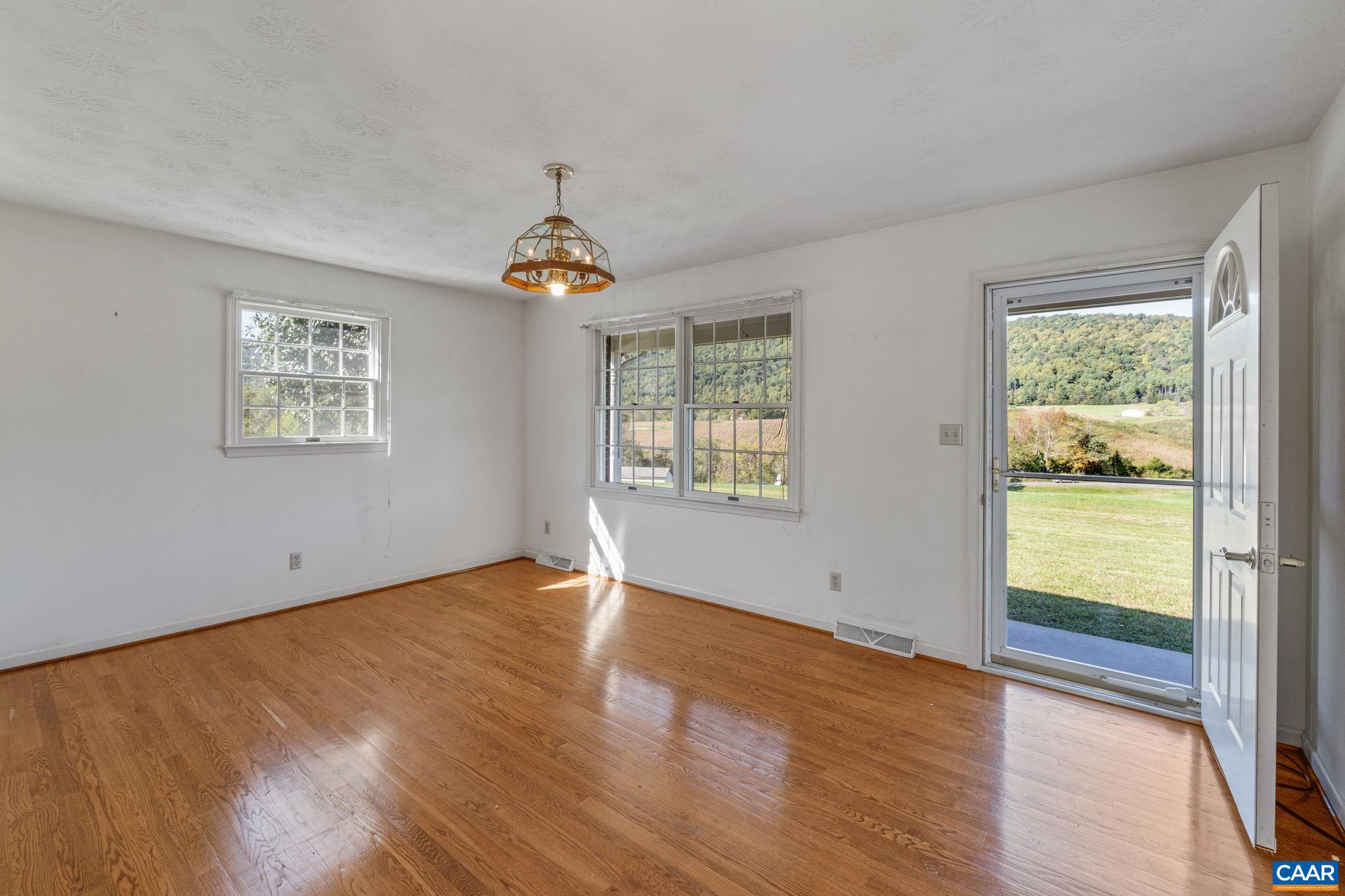 344 LEXINGTON WAY