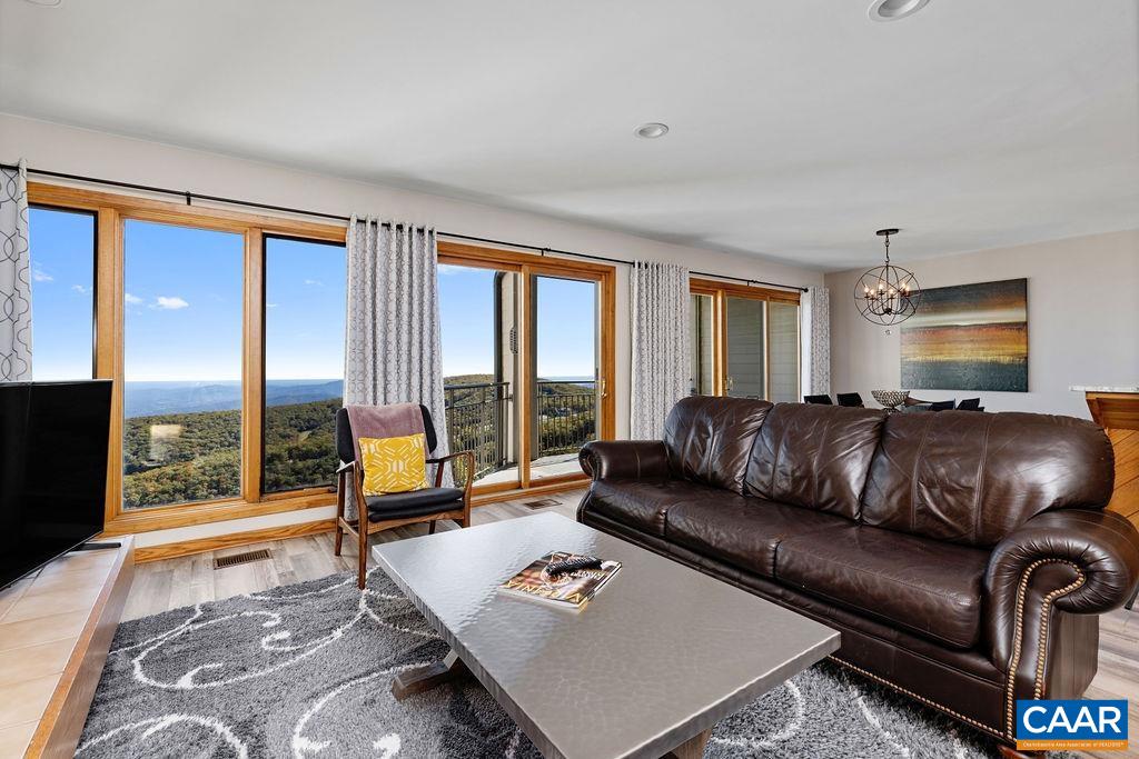 1581 VISTAS CONDOS Unit: 1581
