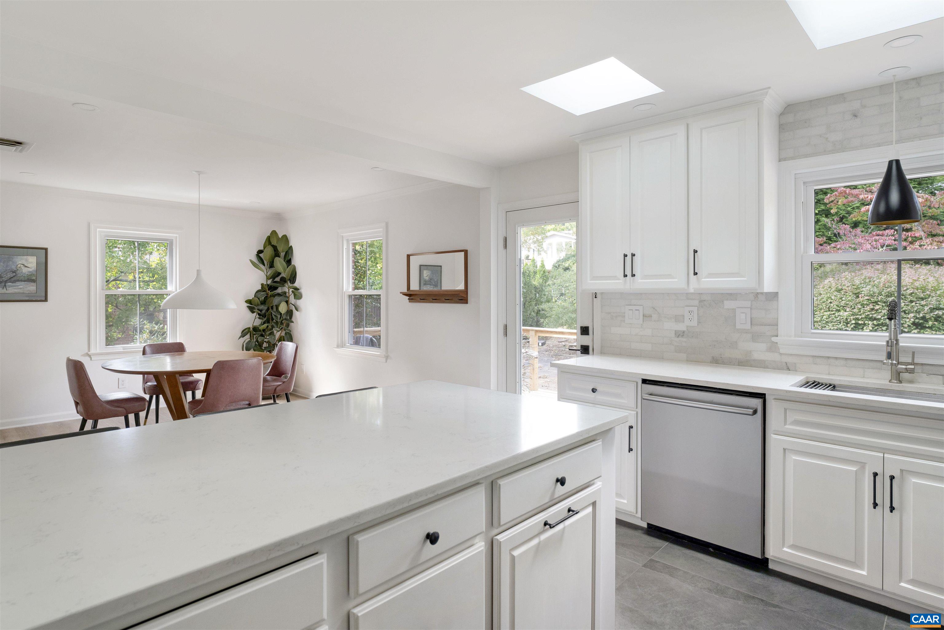 205 CHAUCER RD